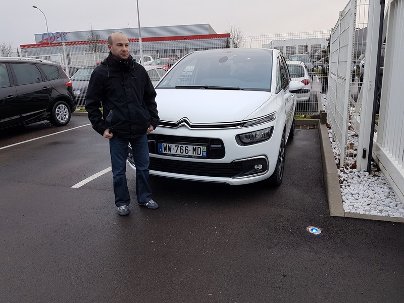 Avis-mandataire-auto-Emotors-Citroen-C4-picasso-Feel-bluehdi-120-s-s.