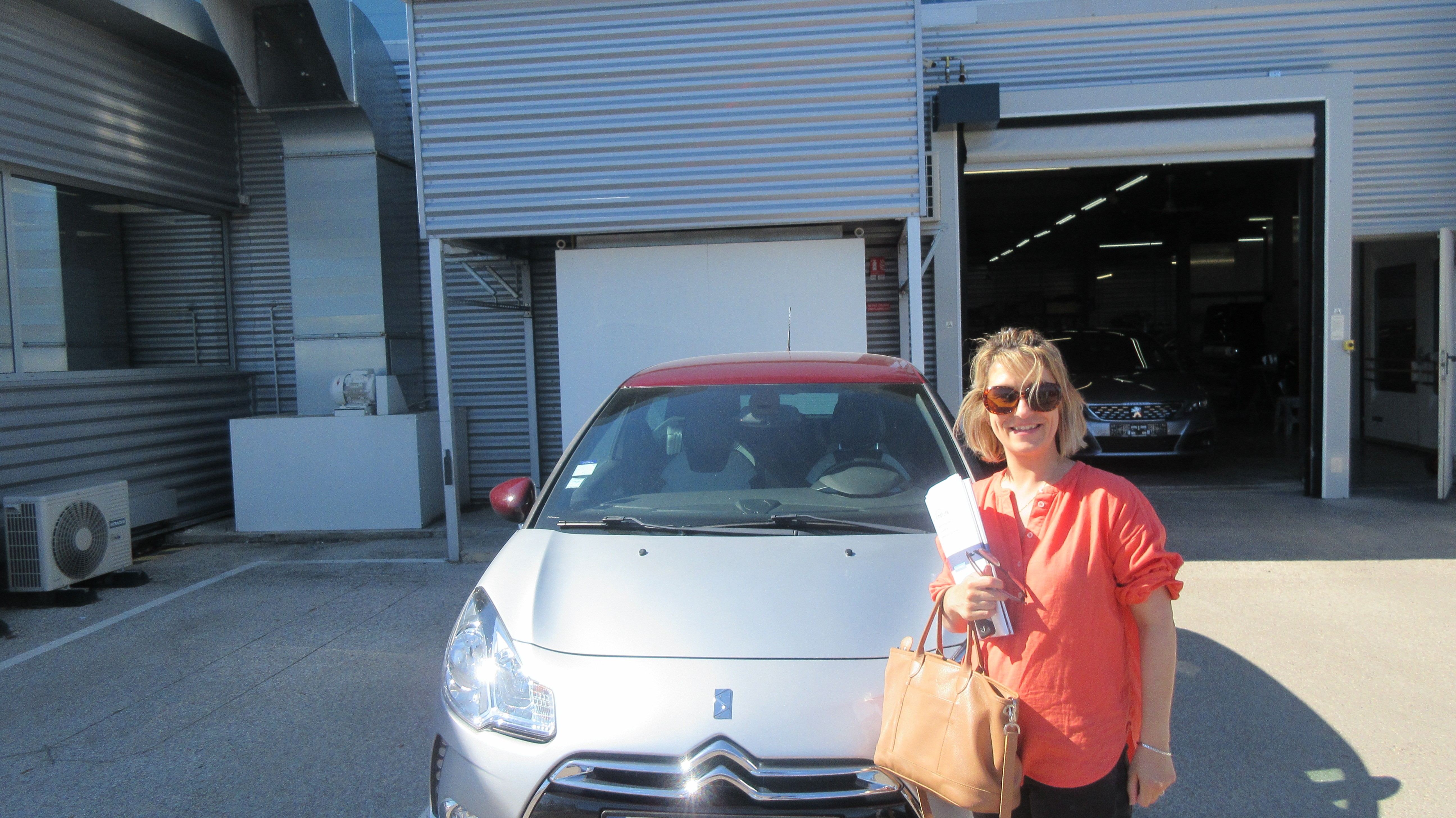Avis-mandataire-auto-Emotors-Citroen-Ds3-So-chic-vti-120-automatique-plus-gps-plus-cuir.