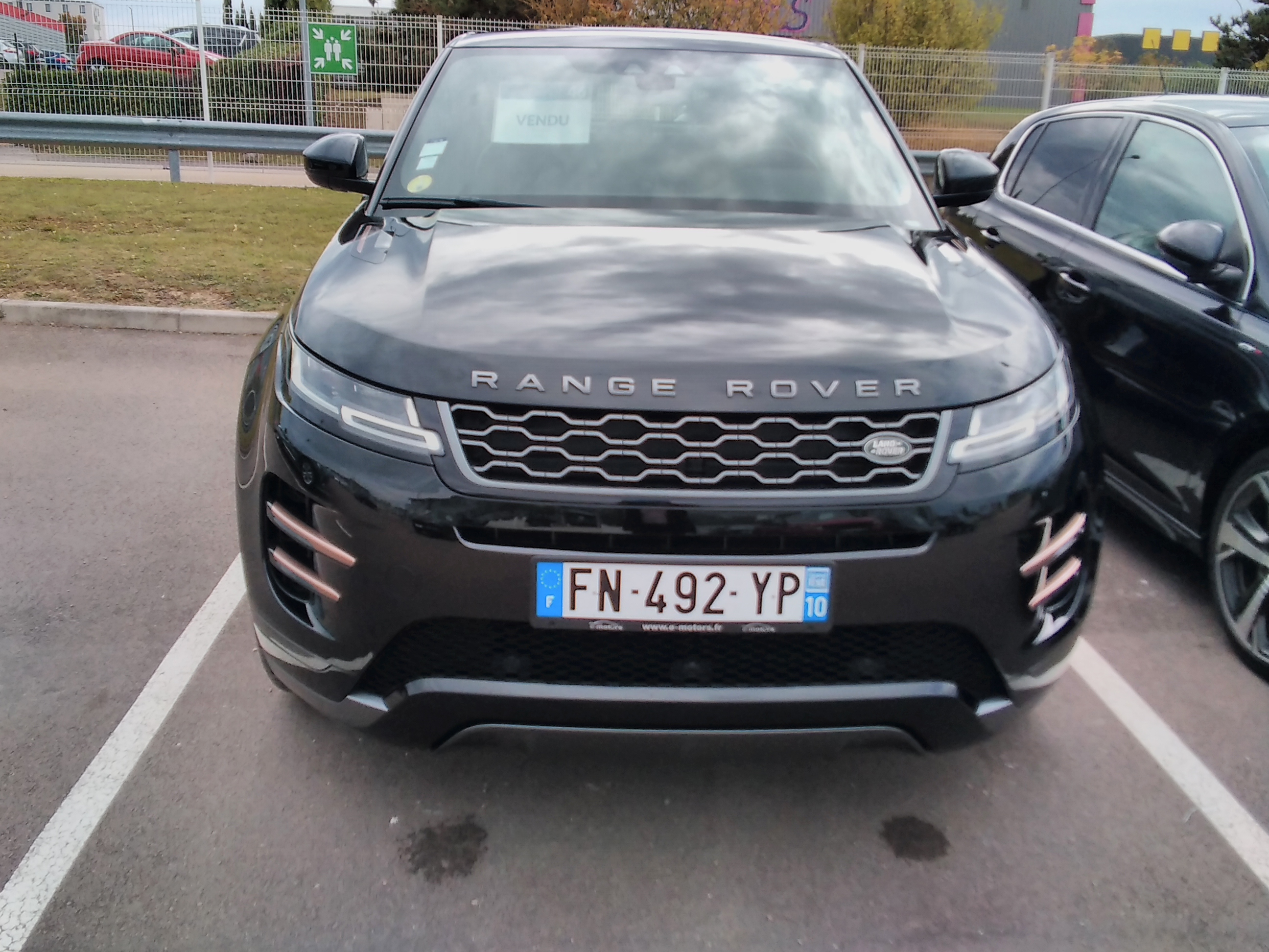 Avis-mandataire-auto-Emotors-Land rover-Range-rover-evoque-D180-awd-bva9-r-dynamic-plus-toit-plus-jantes-20.