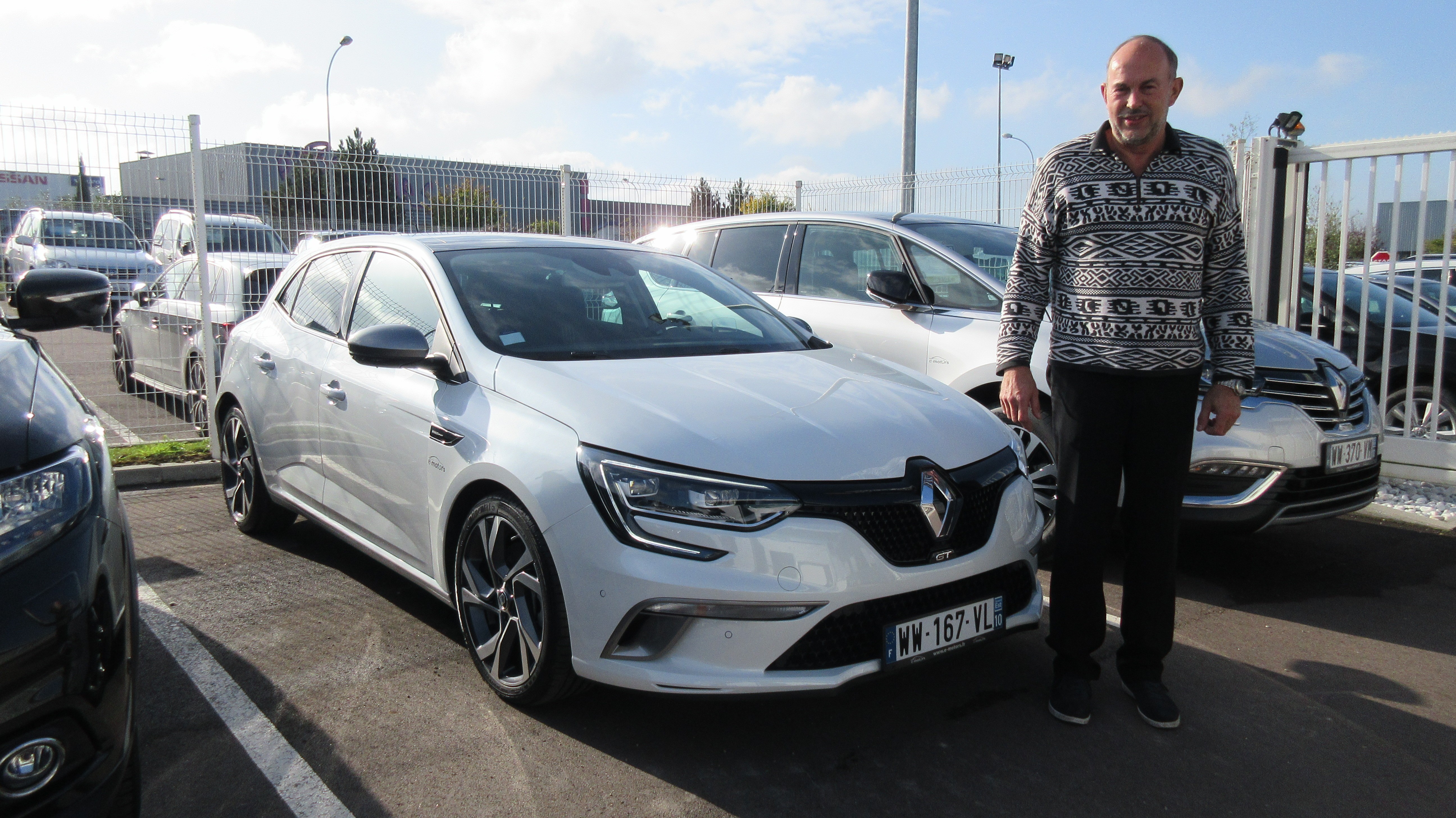 Avis-mandataire-auto-Emotors-Renault-Megane-iv-berline-M-gane-iv-berline-gt-tce-205-energy-edc-plus-bose-toit-vitr.