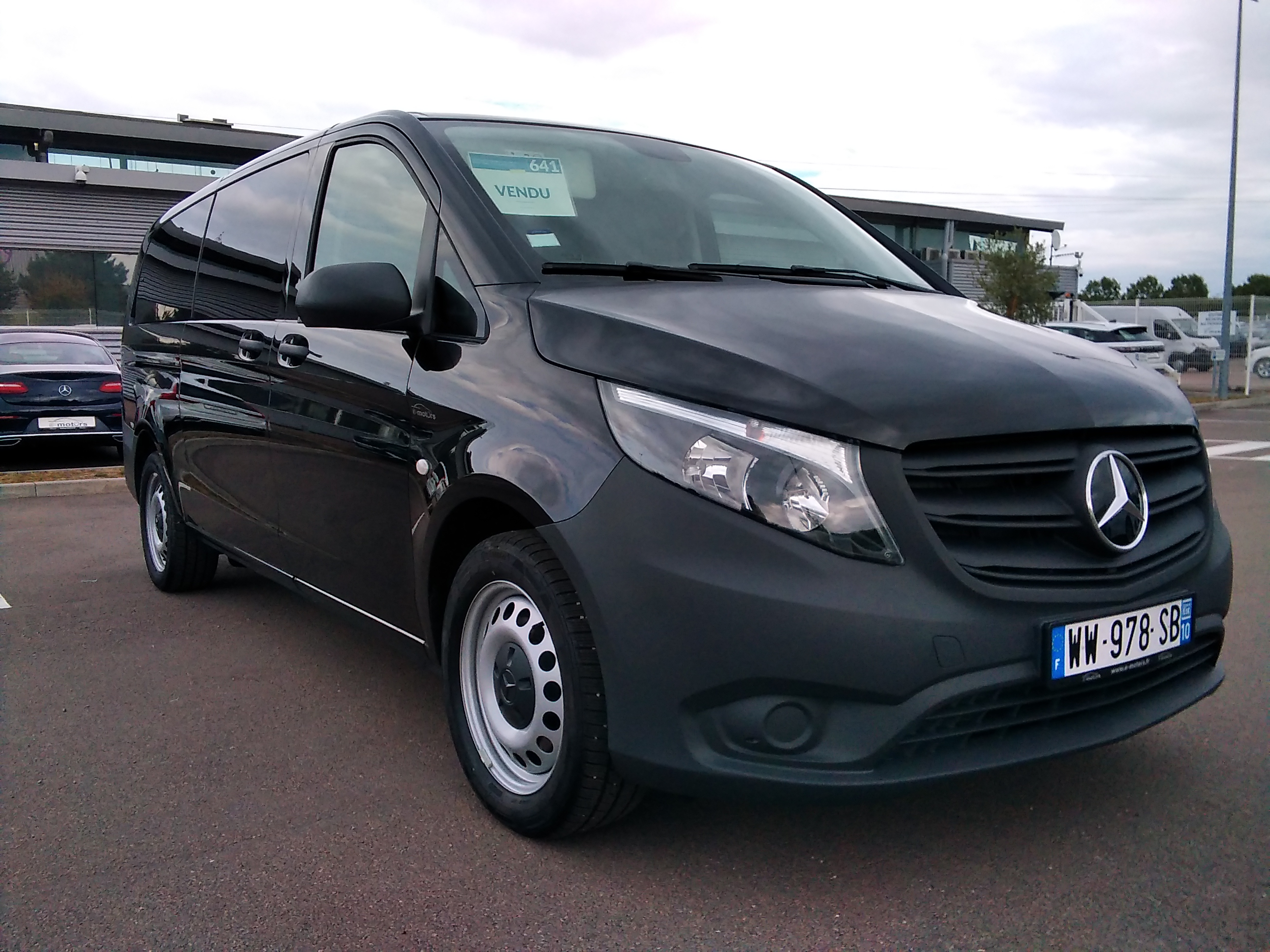 Avis-mandataire-auto-Emotors-Mercedes-Vito-tourer-116-cdi-extra-long-9g-tronic-rwd-pro-9-places.