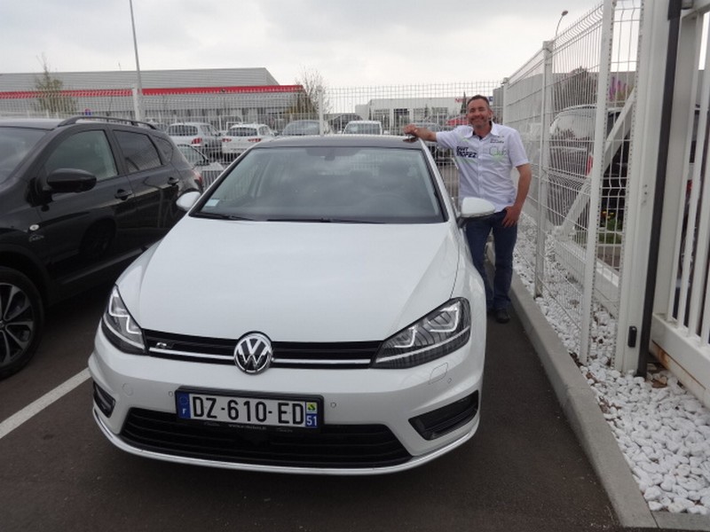 Avis-mandataire-auto-Emotors-Volkswagen-Golf-Carat-plus-pack-r-line-tdi-150-dsg-plus-x-non-plus-toit-panoramique.