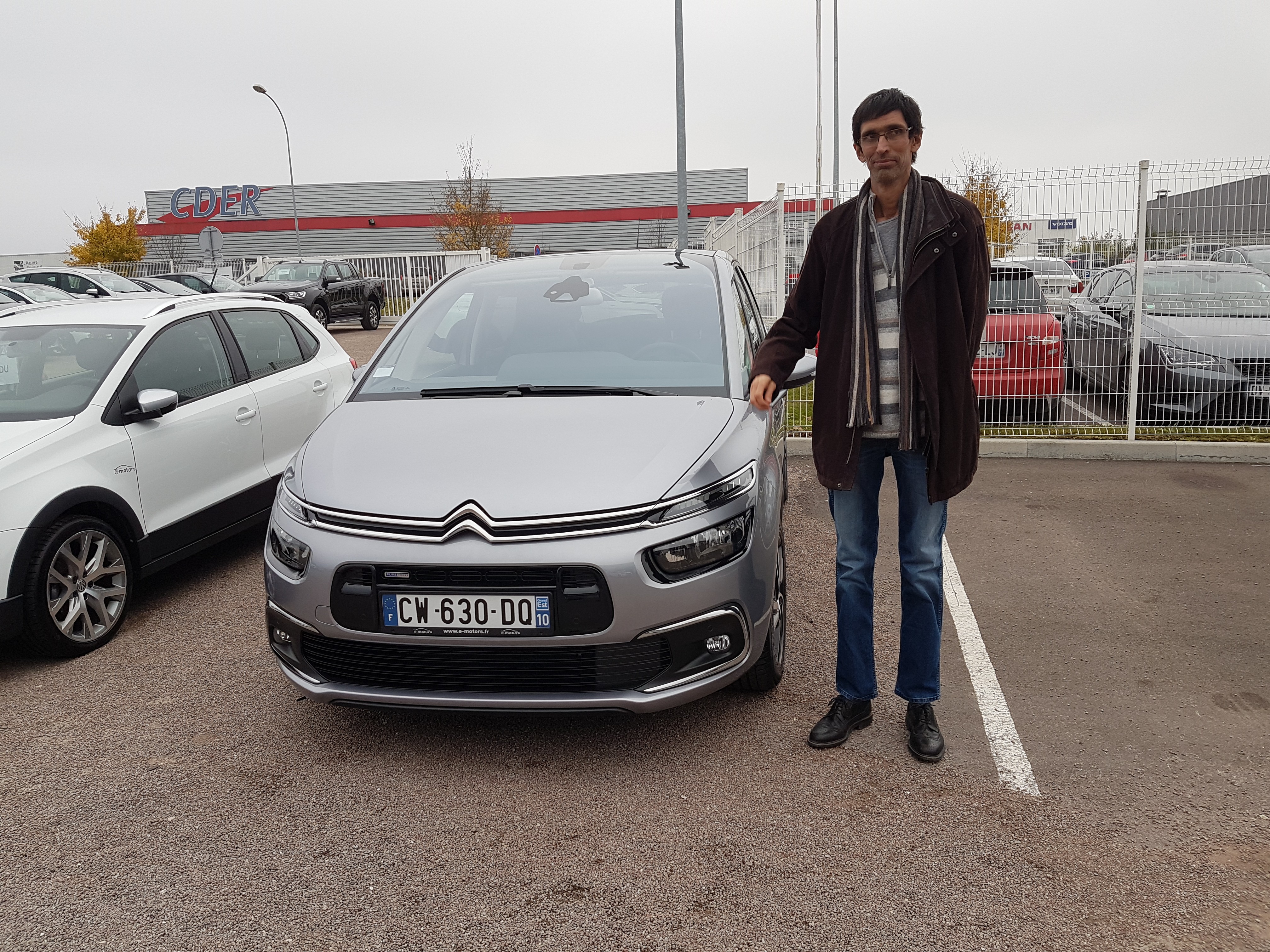 Avis-mandataire-auto-Emotors-Citroen-C4-picasso-Shine-puretech-130.