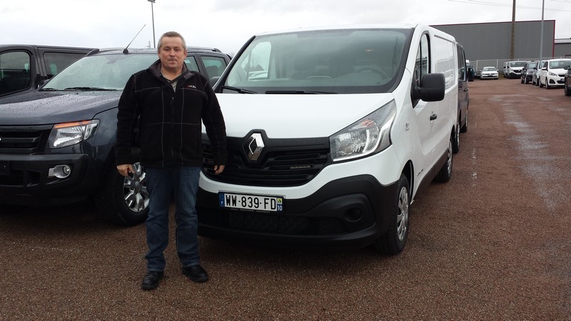Avis-mandataire-auto-Emotors--Renault-trafic-fourgon-grand-confort-l1h1-dci-120-energy-1000kg-plus-gps-.