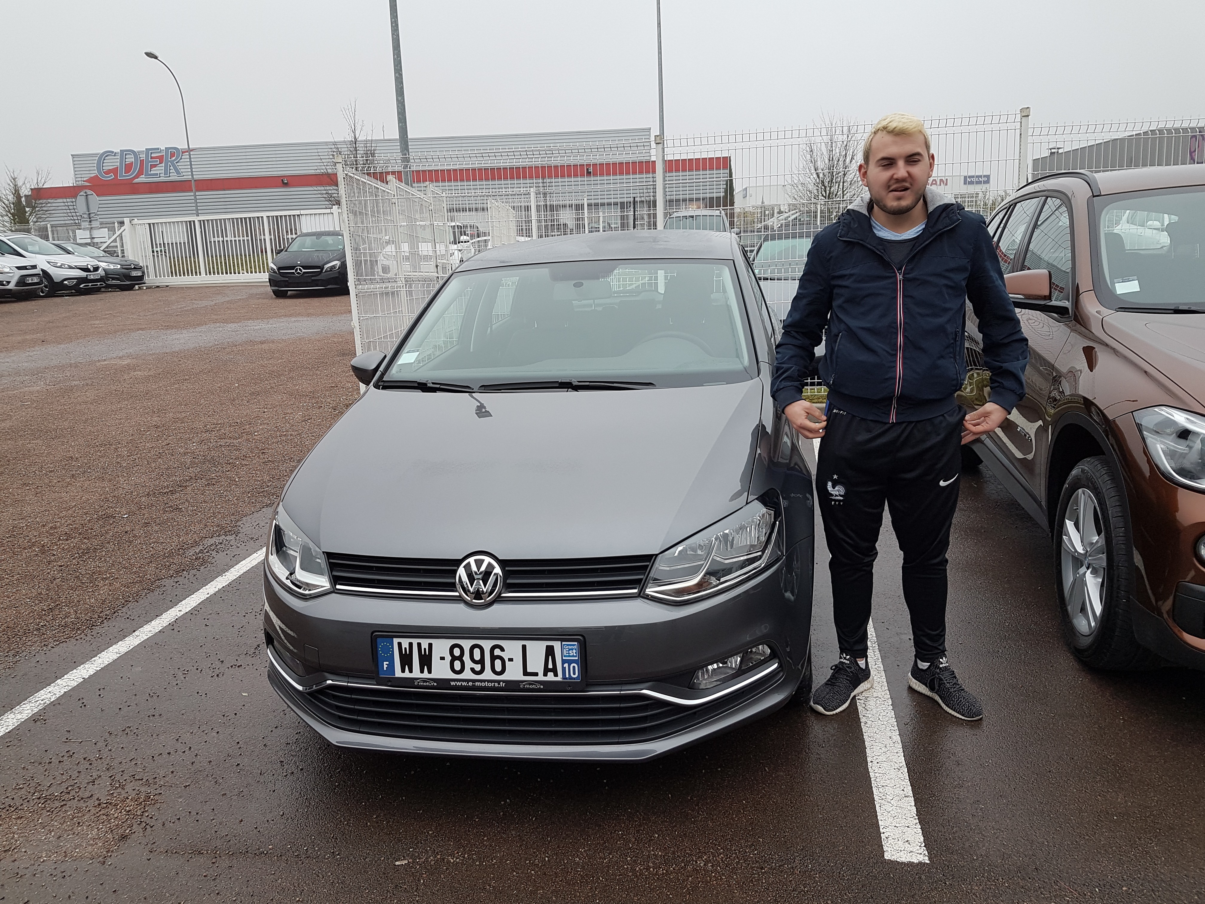 Avis-mandataire-auto-Emotors-Volkswagen-Polo-Confortline-tsi-90-plus-navigation-plus-beats.