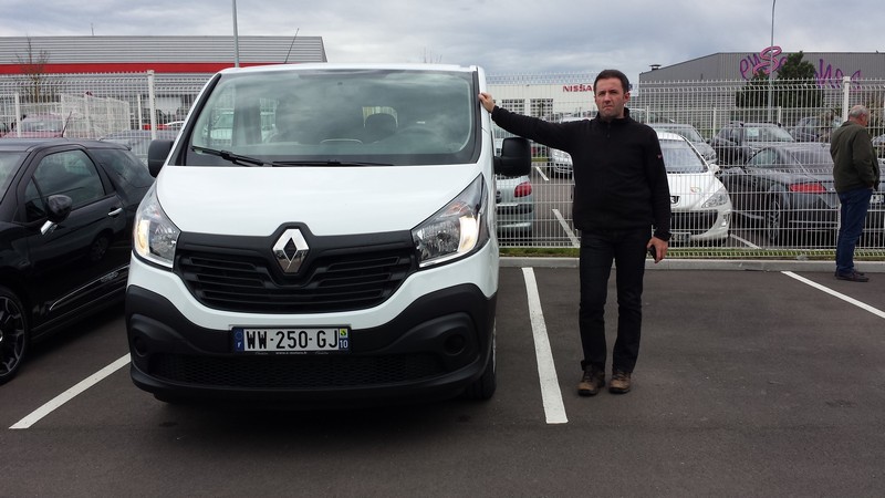 Avis-mandataire-auto-Emotors--Renault-trafic-cabine-approfondie-grand-confort-l2h1-dci-120-energy-plus-gps-eu-.