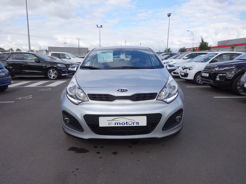 Avis-mandataire-auto-Emotors-Kia-Rio-Premium-1-4-essence-109.