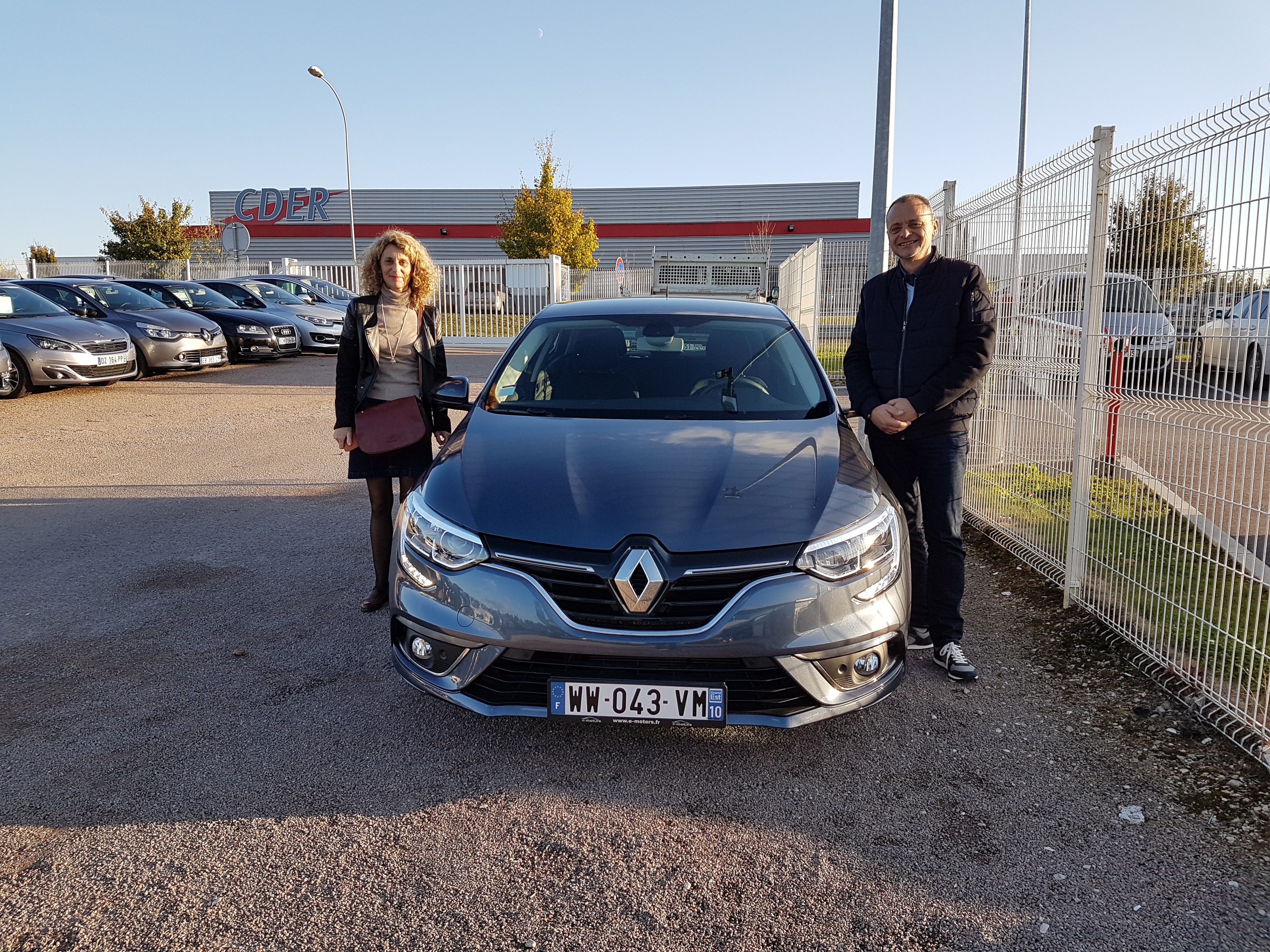Avis-mandataire-auto-Emotors-Renault-Megane-iv-berline-M-gane-iv-berline-zen-tce-130-energy-plus-gps.