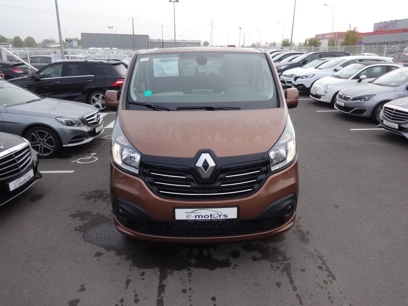 Avis-mandataire-auto-Emotors--Renault-trafic-combi-intens-dci-120-energy-8places-plus-portes-180-.