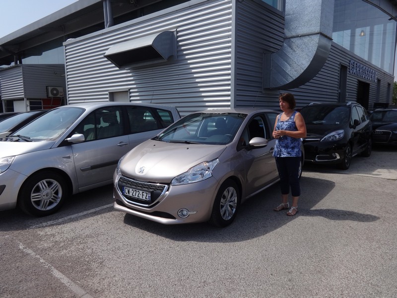 Avis-mandataire-auto-Emotors--Peugeot-208-active-hdi-92-5portes-.