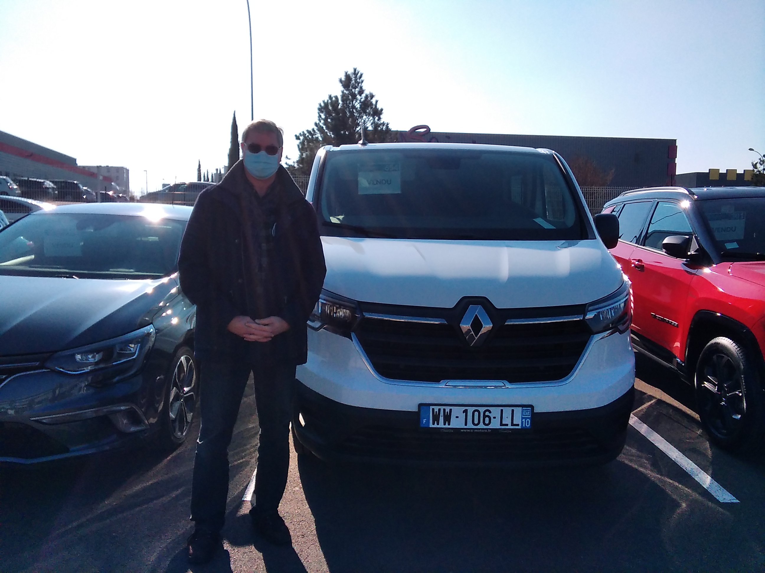Avis-mandataire-auto-Emotors-Renault-Trafic-cabine-approfondie-2022-grand-confort-l2h1-dci-150.