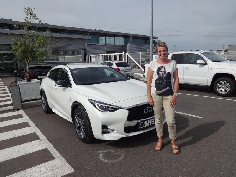 Avis-mandataire-auto-Emotors-Infiniti-Q30-2-2d-170-7dct-awd-sport-5p.