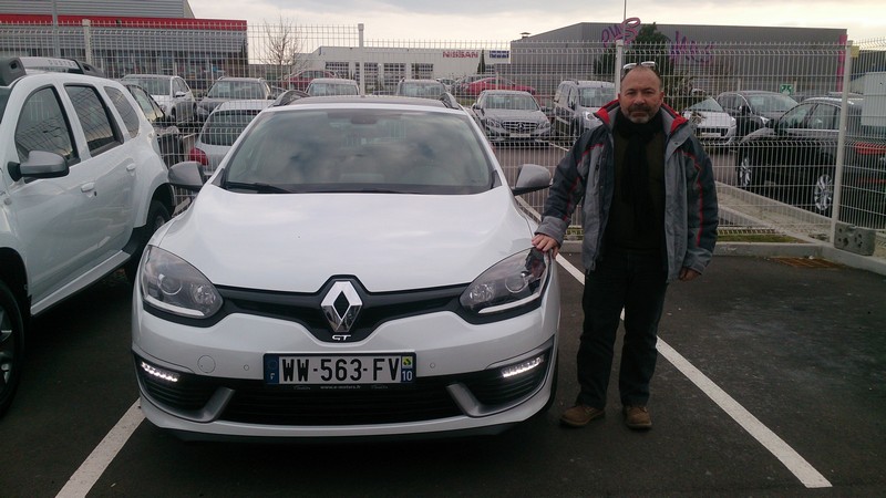 Avis-mandataire-auto-Emotors--Renault-megane-iii-estate-gt-tce-220-energy-.