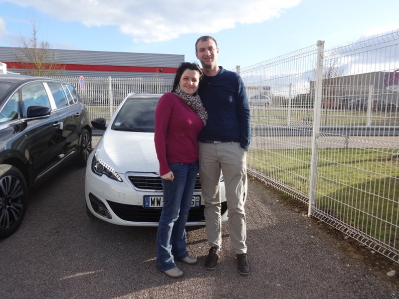 Avis-mandataire-auto-Emotors-Peugeot-308-sw-Gt-line-bluehdi-120-plus-toit-vitr.