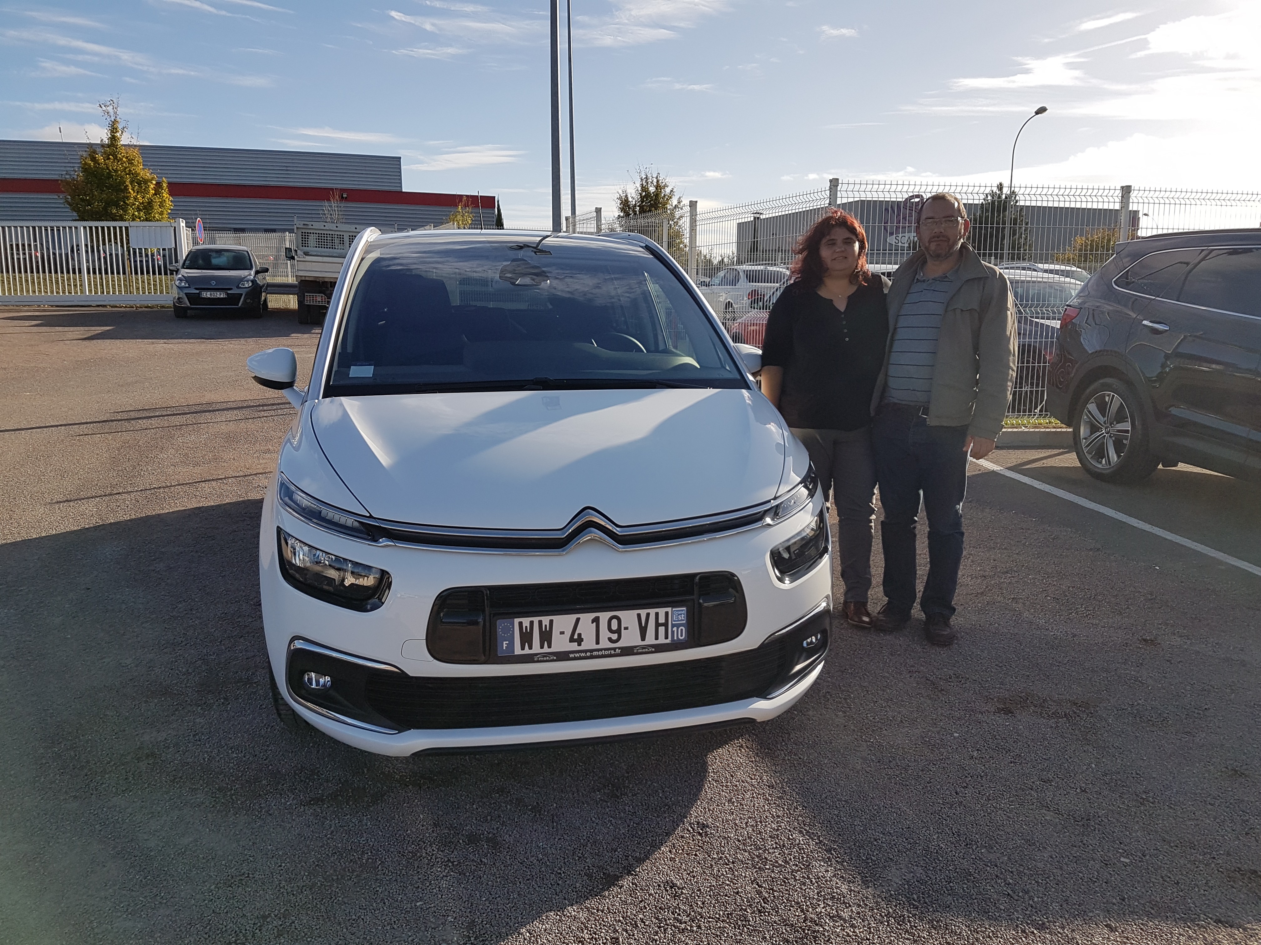 Avis-mandataire-auto-Emotors-Citroen-Grand-c4-picasso-Feel-bluehdi-120-s-s-eat6.