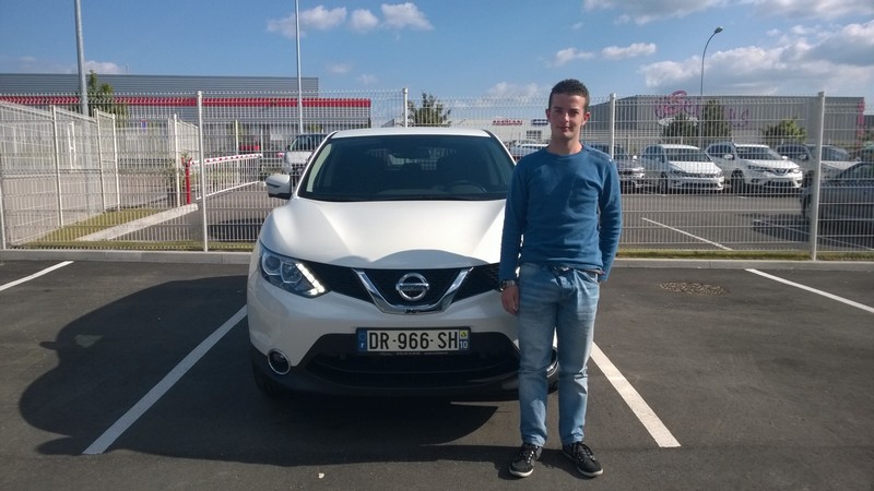 Avis-mandataire-auto-Emotors--Nissan-qashqai-connect-edition-dci-110-4x2-.
