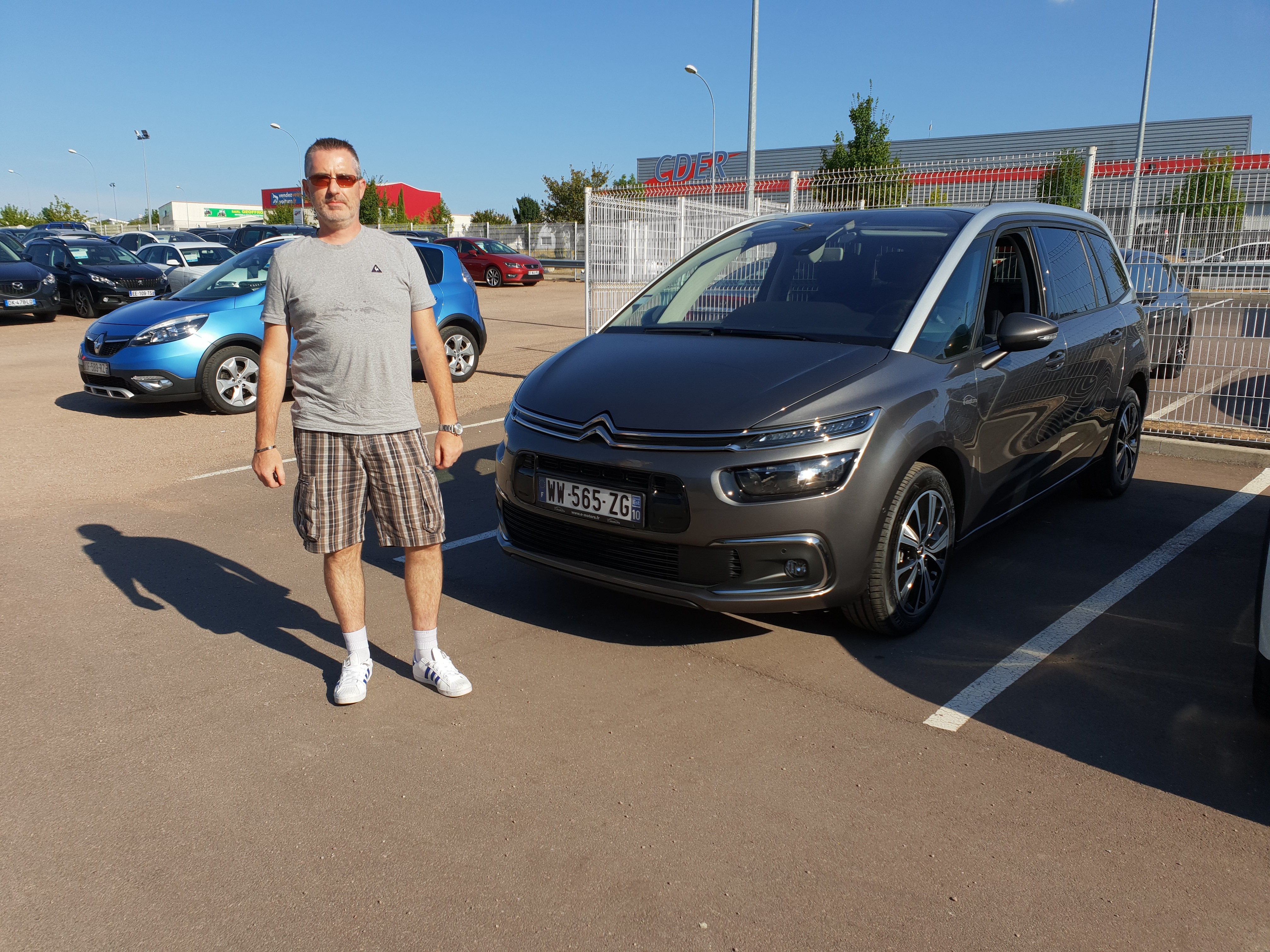 Avis-mandataire-auto-Emotors-Citroen-Grand-c4-picasso-Feel-bluehdi-120-s-s.