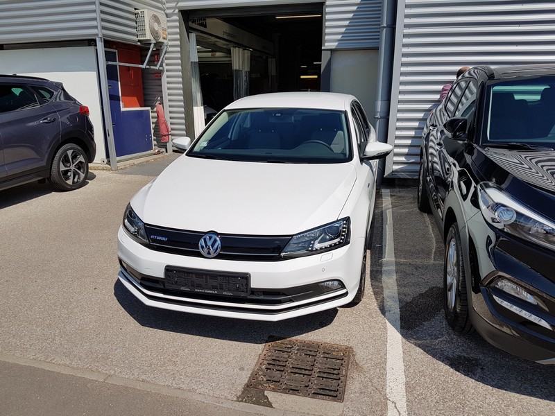 Avis-mandataire-auto-Emotors-Volkswagen-Jetta-Carat-tsi-170-hybrid-dsg7.