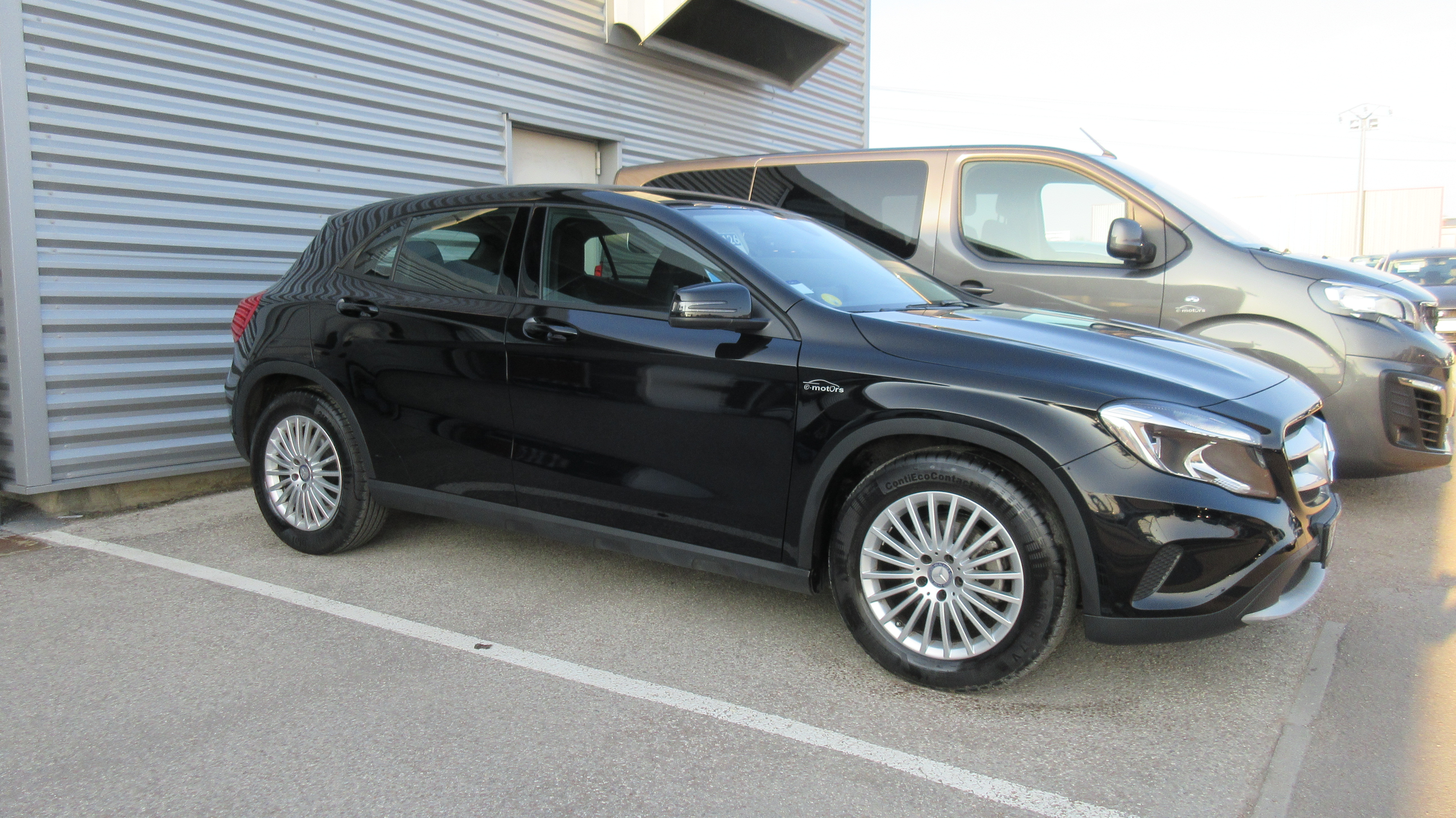 Avis-mandataire-auto-Emotors-Mercedes-Classe-gla-180-d-7-g-dct-plus-gps.