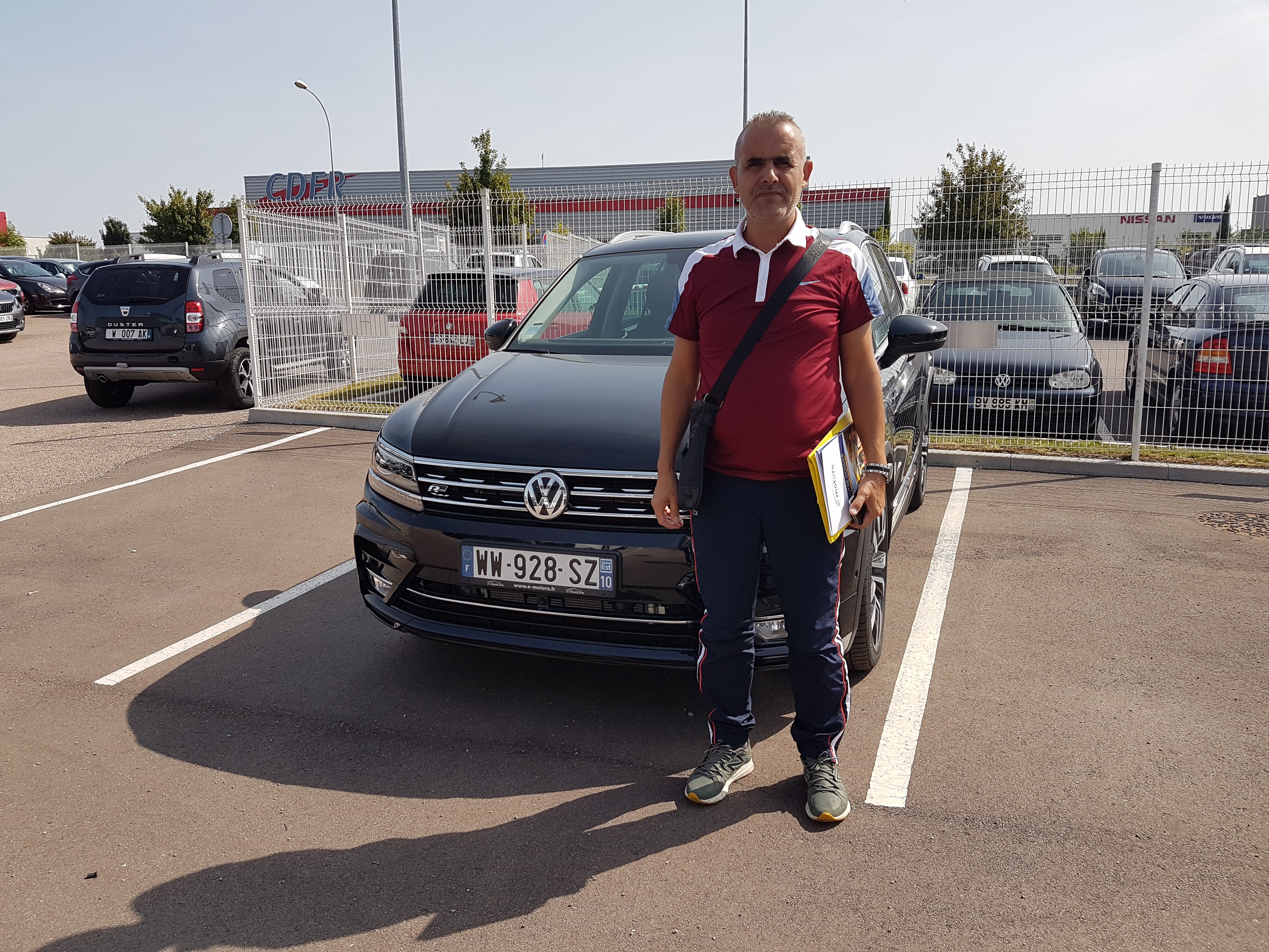 Avis-mandataire-auto-Emotors-Volkswagen-Tiguan-Carat-r-line-tdi-190-4motion-dsg7-plus-jantes-20-plus-easy-open.