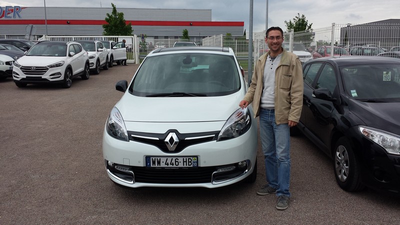 Avis-mandataire-auto-Emotors--Renault-scenic-iii-bose-dci-130-energy-plus-toit-vitr-.