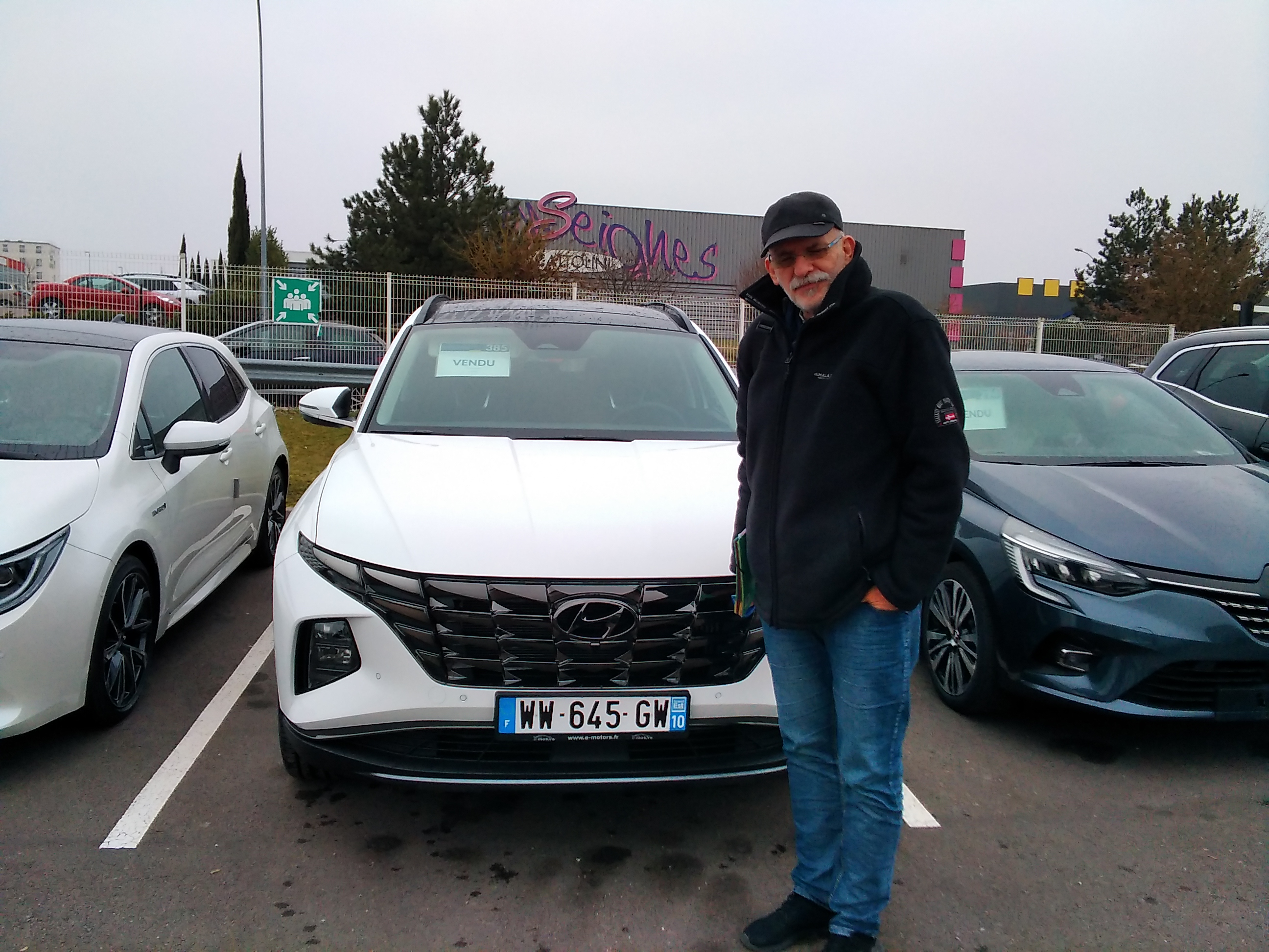 Avis-mandataire-auto-Emotors-Hyundai-Tucson-Executive-t-gdi-230-hybrid-bva-plus-suspensions-pilot-es-4x2.