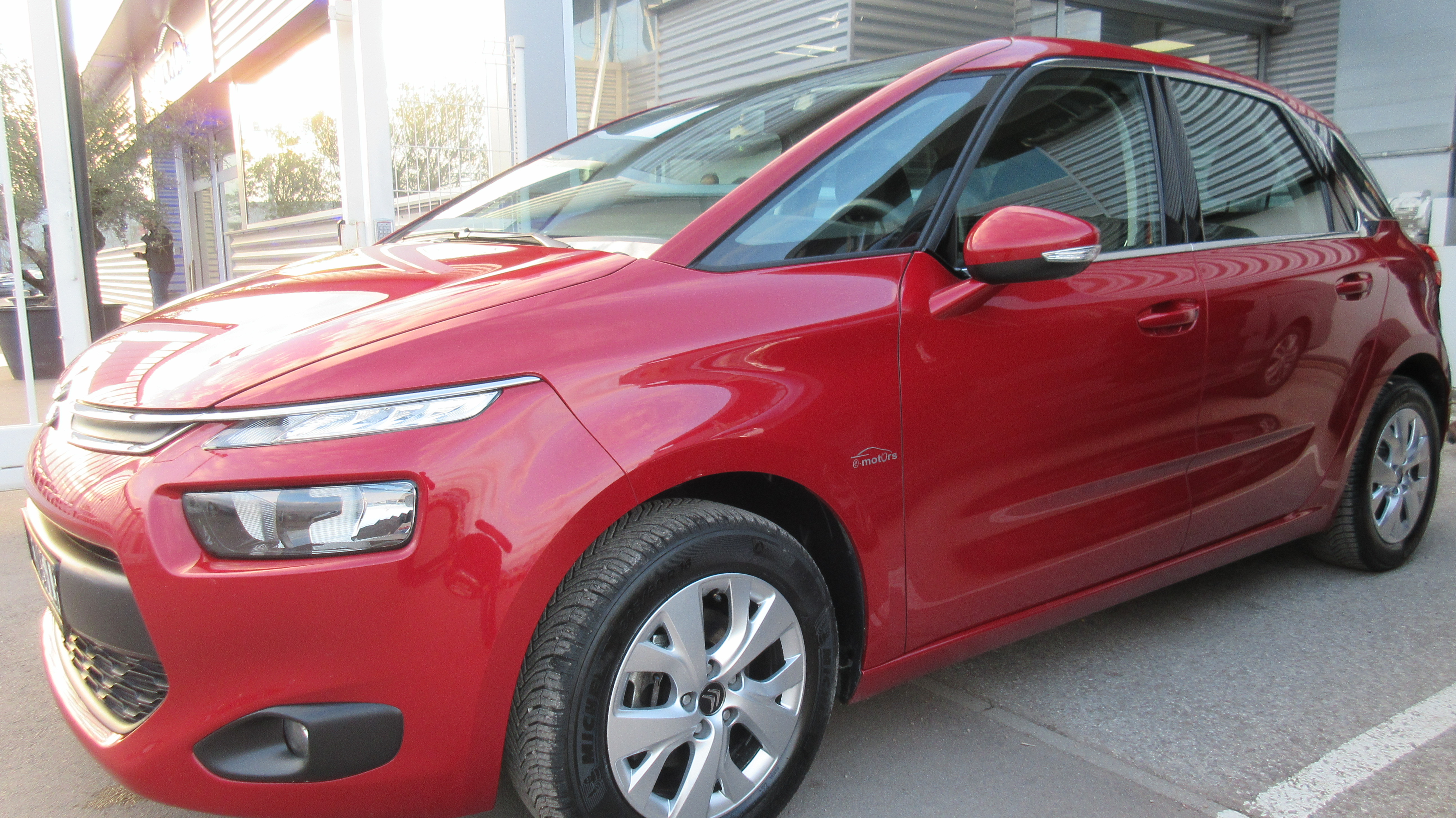 Avis-mandataire-auto-Emotors-Citroen-C4-picasso-Confort-hdi-120.