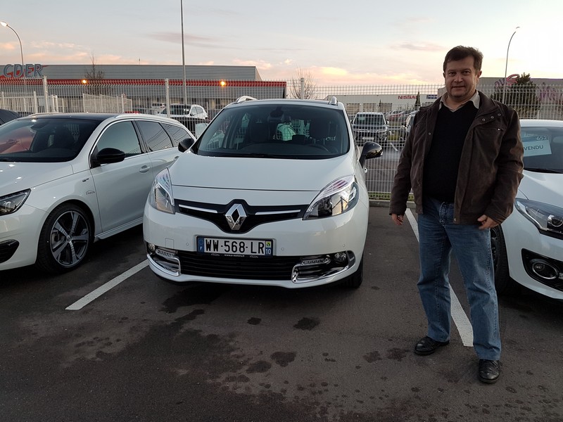 Avis-mandataire-auto-Emotors-Renault-Grand-scenic-Grand-sc-nic-iii-bose-dci-130-energy-7places-plus-toit-vitr-visio.