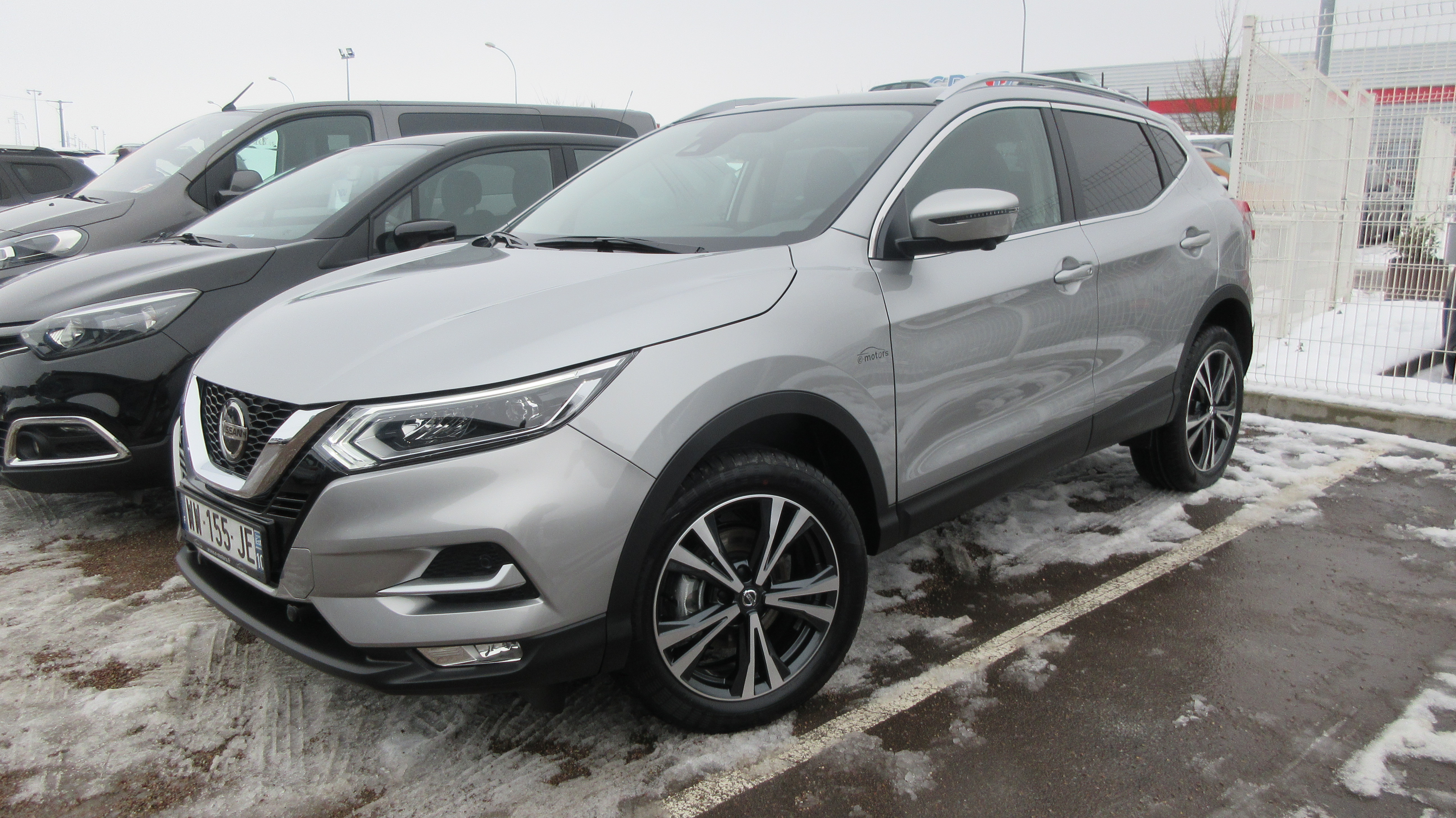 Avis-mandataire-auto-Emotors-Nissan-Qashqai-N-connecta-dci-115-4x2-plus-toit-pano-full-led.
