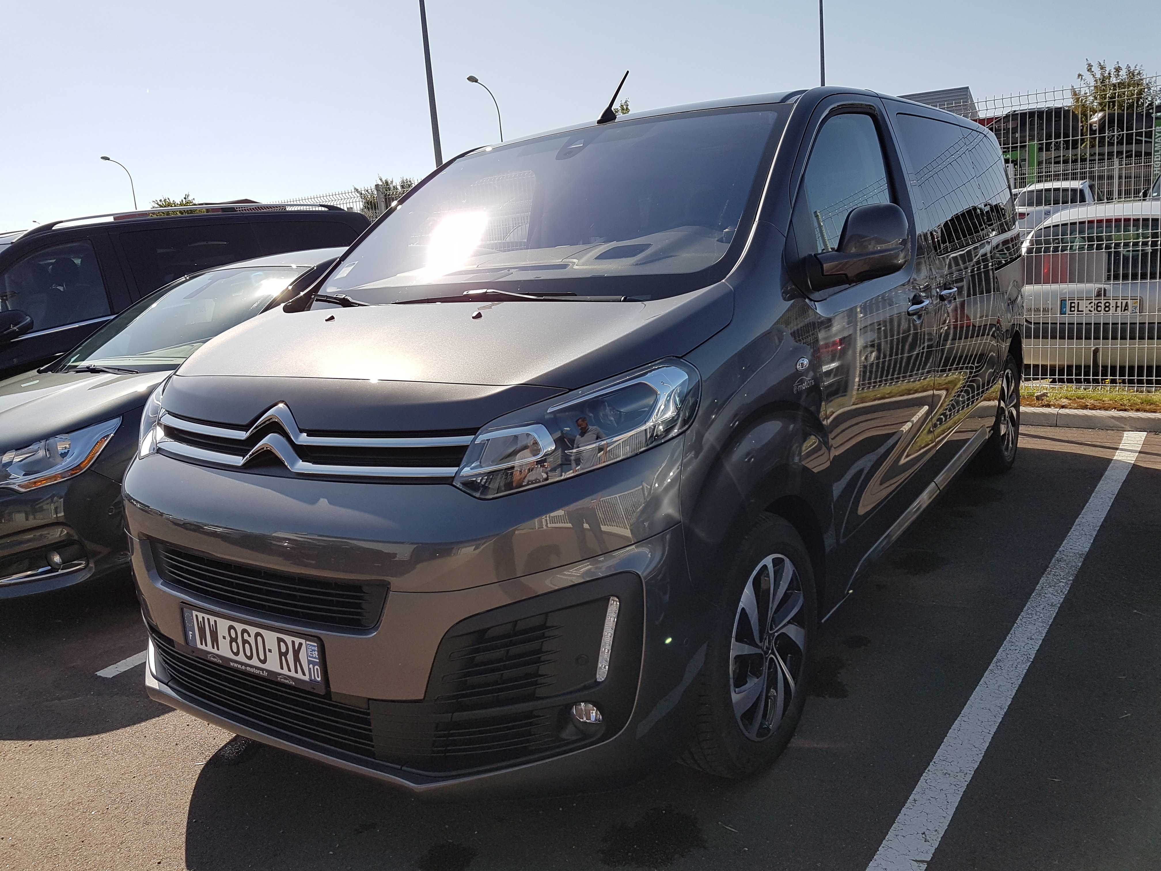 Avis-mandataire-auto-Emotors-Citroen-Spacetourer-Shine-m-bluehdi-180-s-s-eat6.