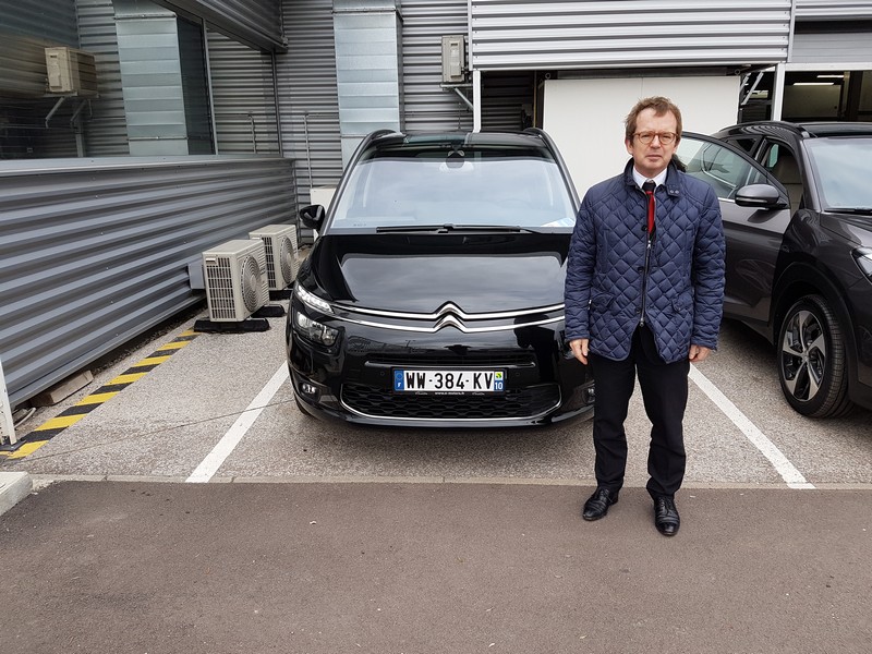 Avis-mandataire-auto-Emotors-Citroen-Grand-c4-picasso-Exclusive-thp-165-s-s-eat6-plus-toit-vitr.