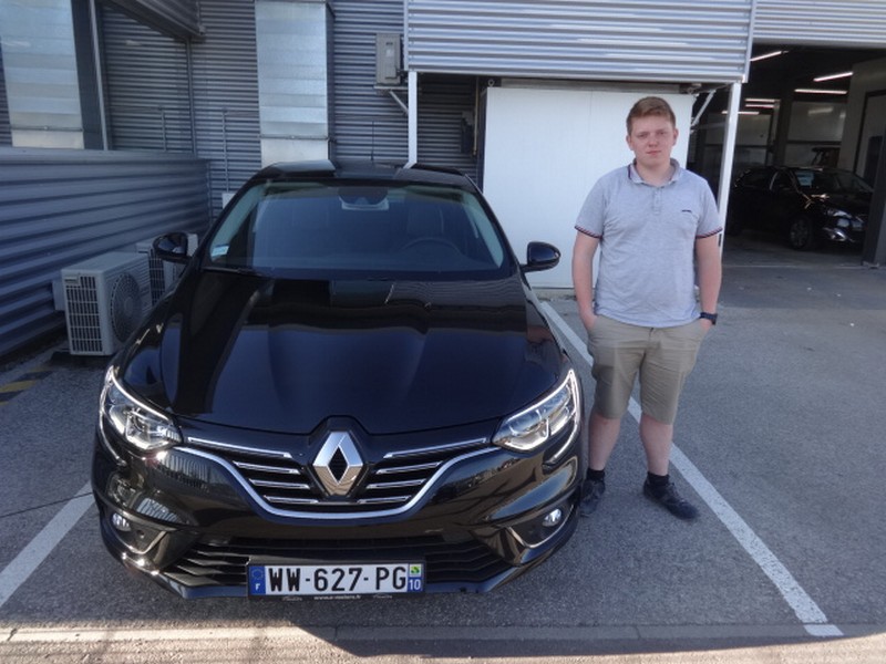 Avis-mandataire-auto-Emotors-Renault-Megane-iv-berline-M-gane-iv-berline-bose-dci-130.