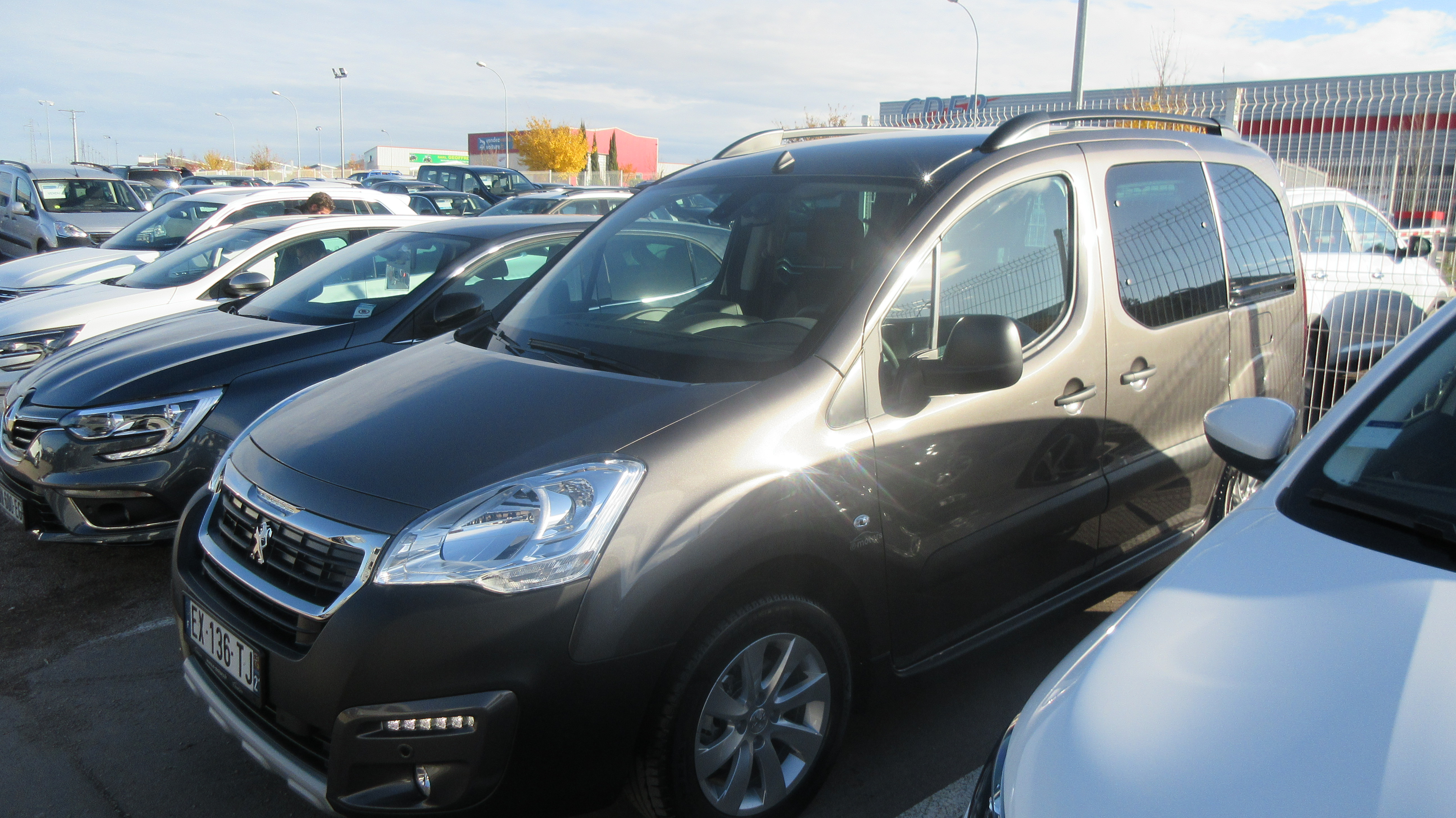Avis-mandataire-auto-Emotors-Peugeot-Partner-tepee-Outdoor-bluehdi-100.