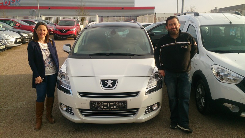 Avis-mandataire-auto-Emotors--Peugeot-5008-allure-hdi-150-5places-.