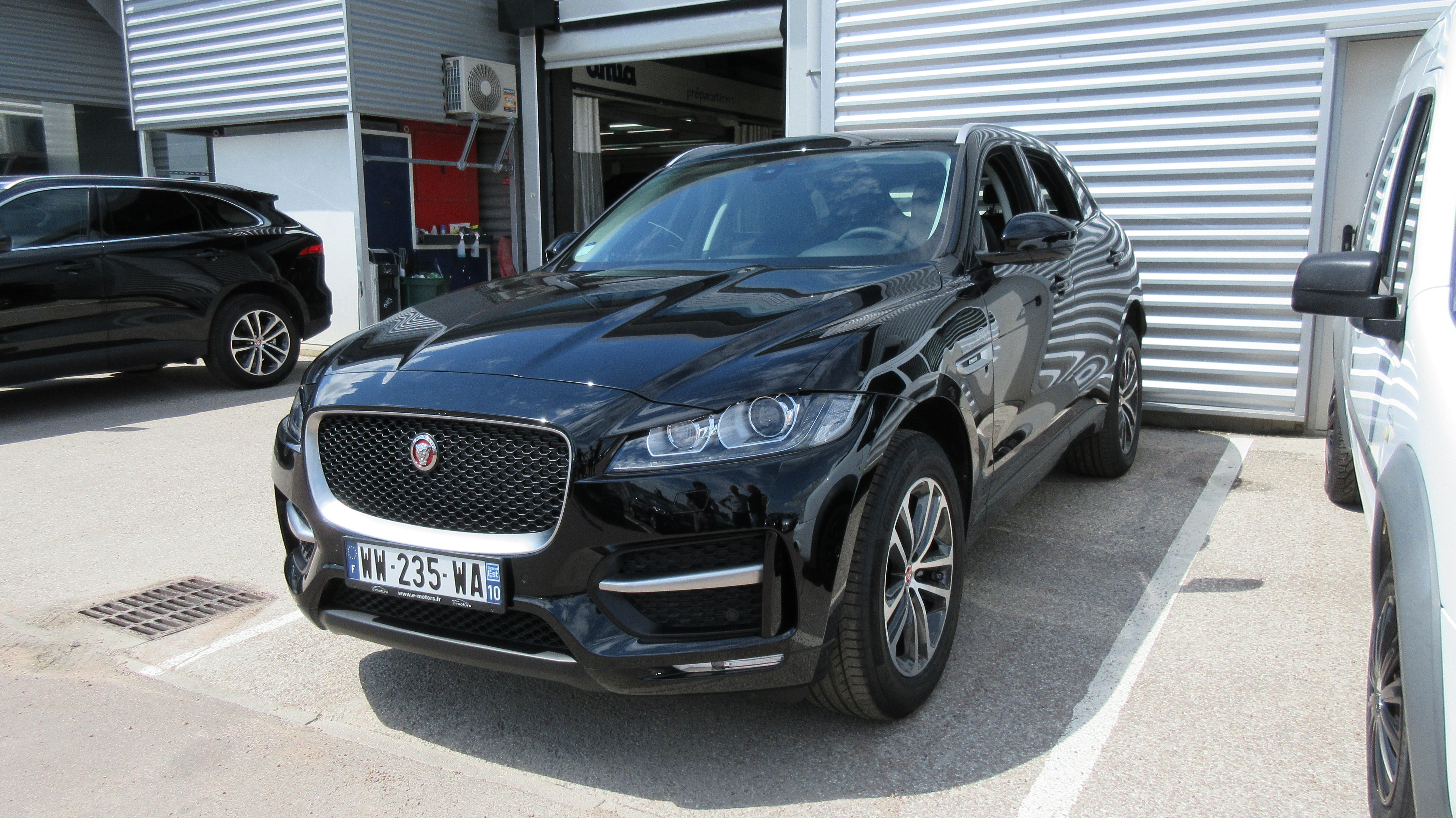 Avis-mandataire-auto-Emotors-Jaguar-F-pace-R-sport-d-180-awd-bva8.