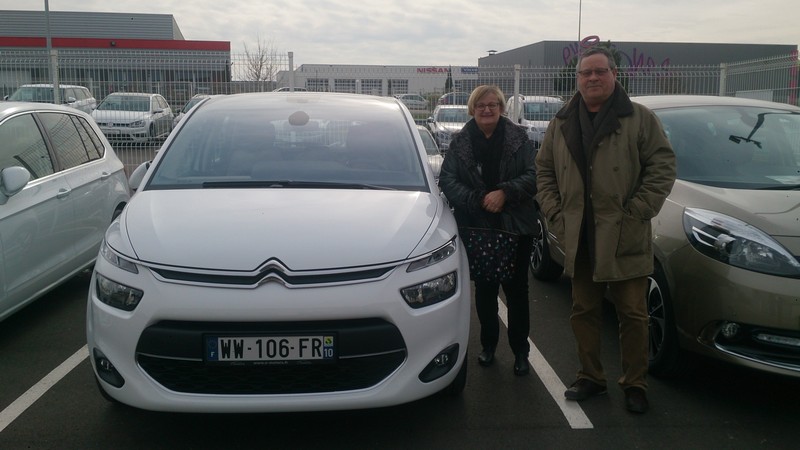 Avis-mandataire-auto-Emotors--Citroen-c4-picasso-intensive-bluehdi-120-s-s-eat6-.