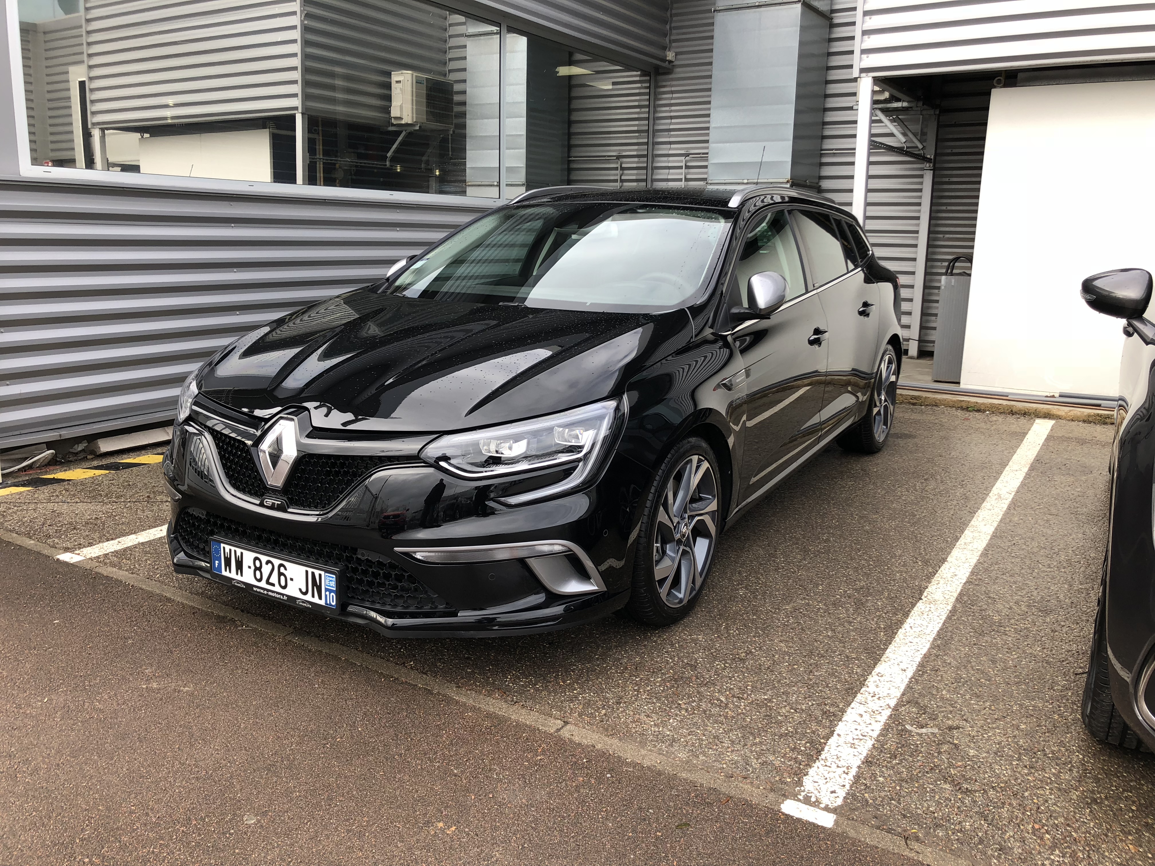 Avis-mandataire-auto-Emotors-Renault-Megane-iv-estate-M-gane-iv-estate-energy-tce-205-edc-plus-toit-vitr-park-assist-bose.