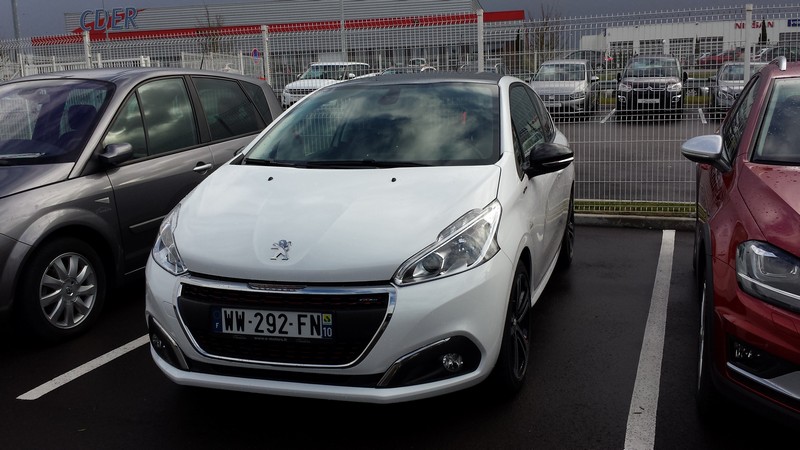 Avis-mandataire-auto-Emotors--Peugeot-208-gt-line-puretech-110-3p-plus-navigation-.