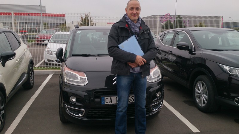 Avis-mandataire-auto-Emotors--Citroen-c3-picasso-exclusive-black-pack-hdi-90-plus-toit-panoramique-.