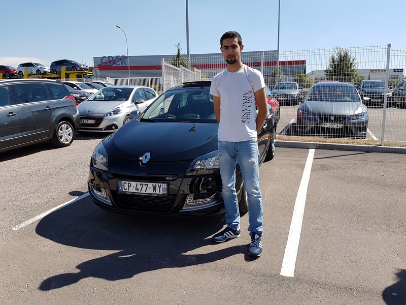 Avis-mandataire-auto-Emotors-Renault-Megane-iii-berline-M-gane-iii-gt-dci-165-plus-gps-plus-toit-ouvrant-pano.