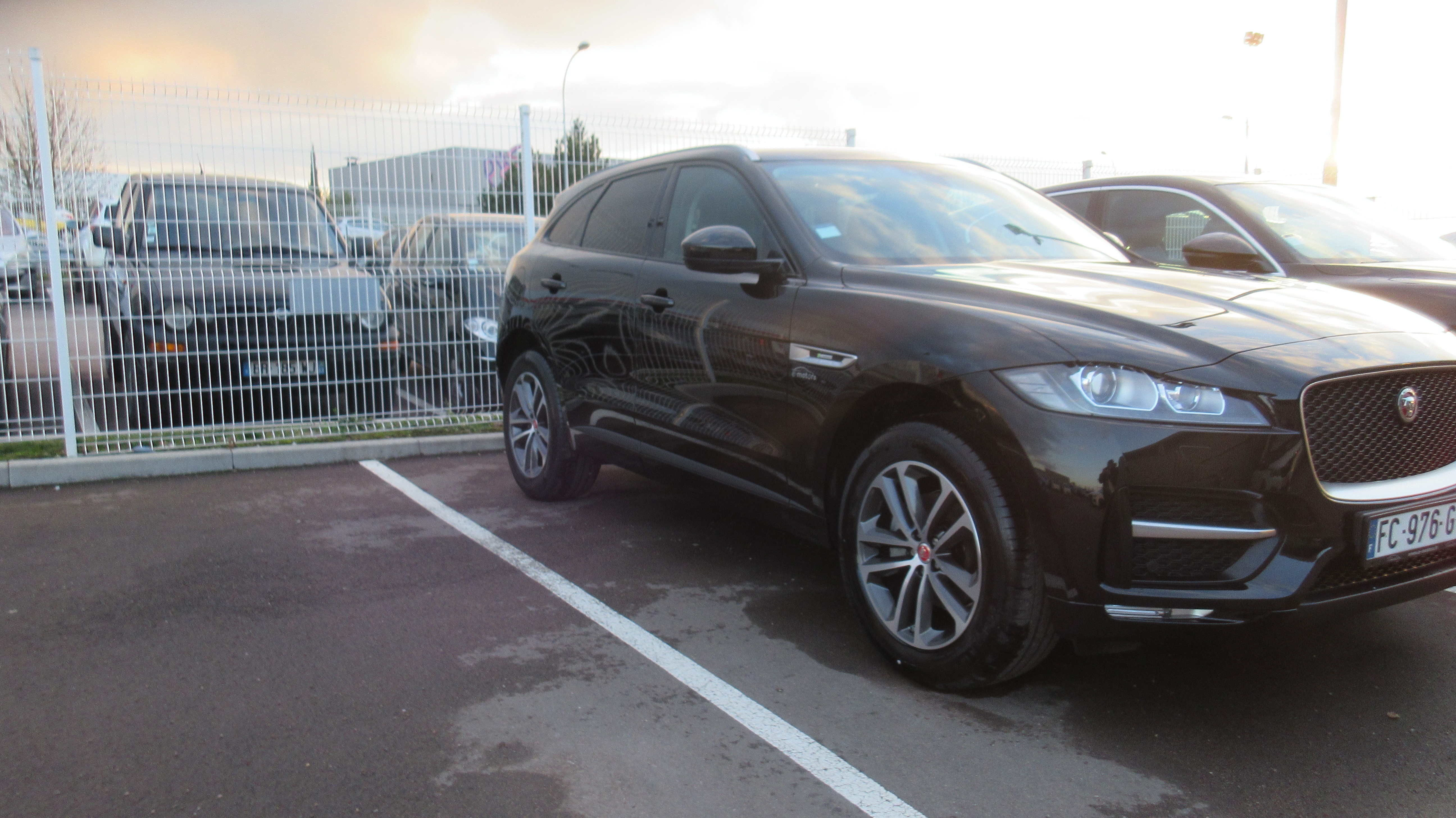 Avis-mandataire-auto-Emotors-Jaguar-F-pace-R-sport-d-180-awd-bva8.