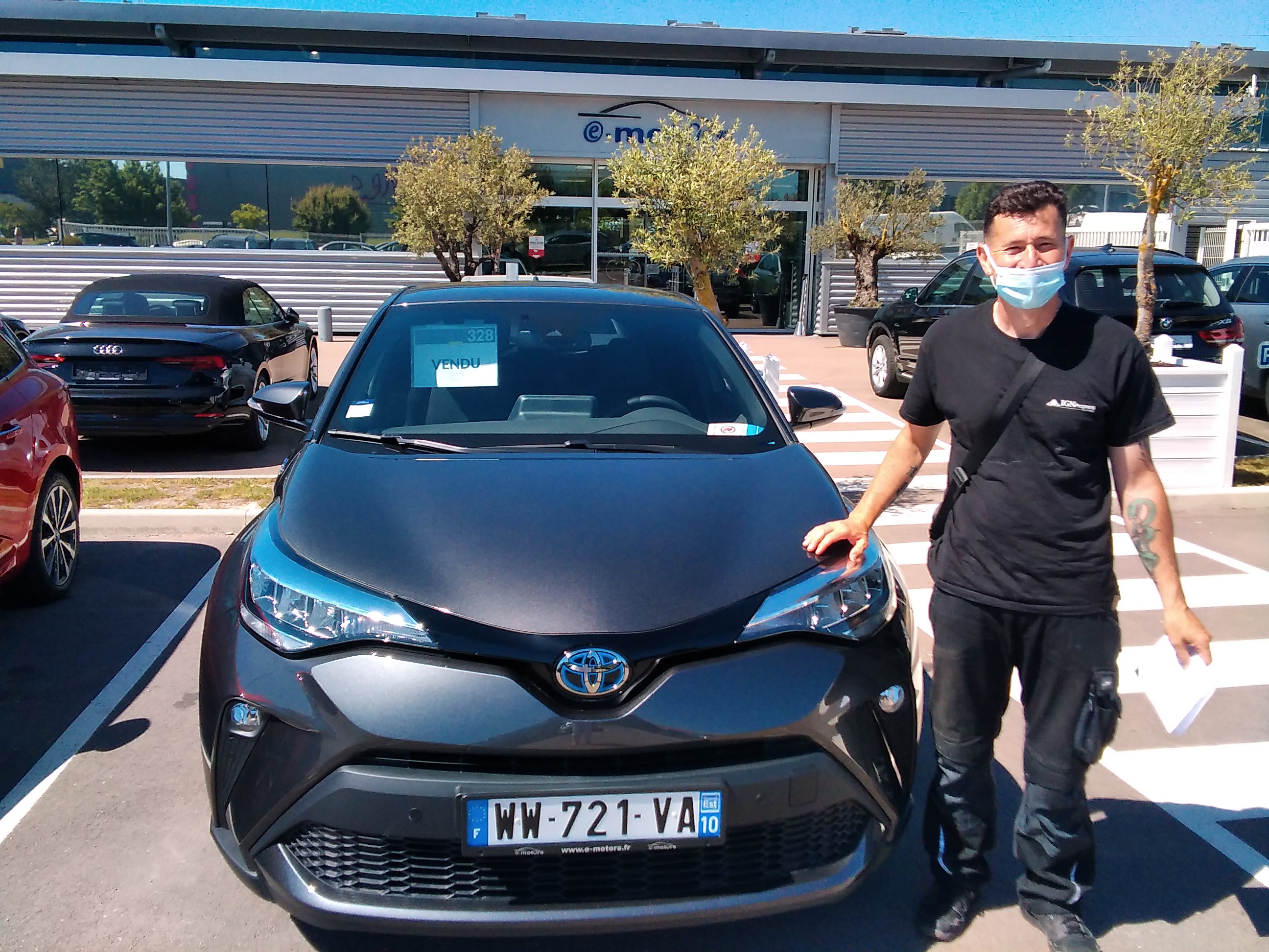 Avis-mandataire-auto-Emotors-Toyota-C-hr-hybride-C-hr-edition-hybride-122-plus-pack-hiver-plus-gps.