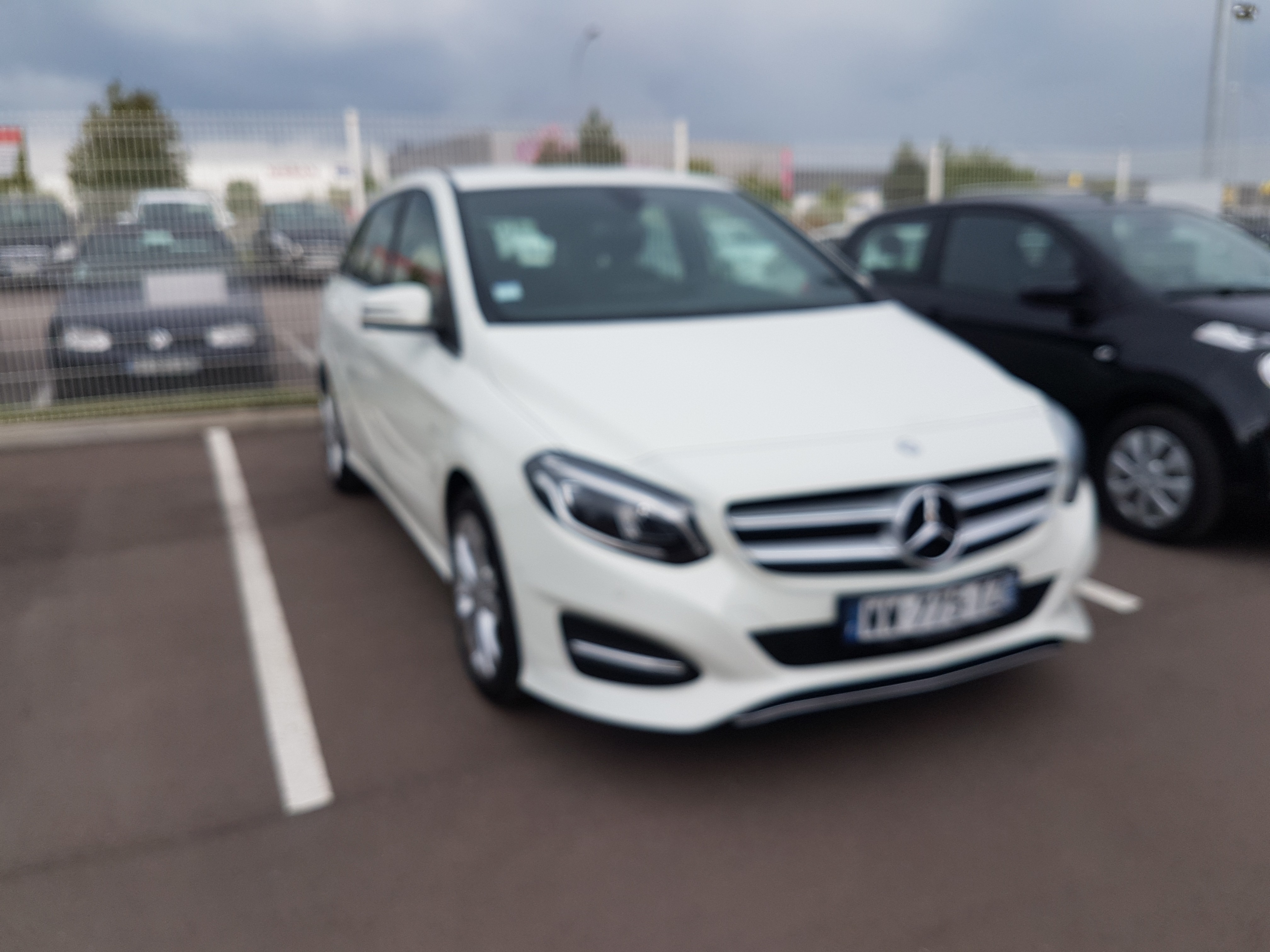 Avis-mandataire-auto-Emotors-Mercedes-Classe-b-180-urban-led.