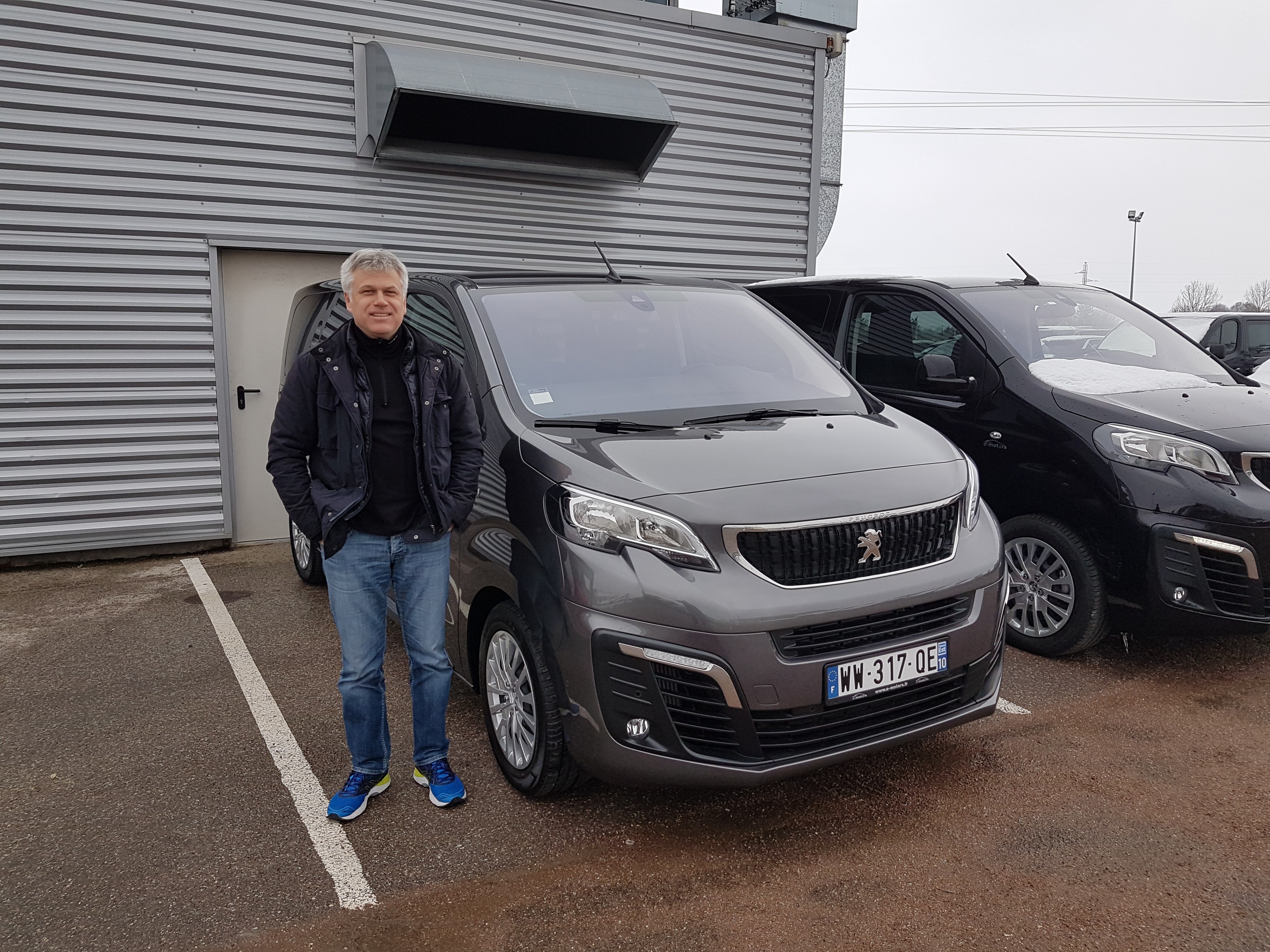 Avis-mandataire-auto-Emotors-Peugeot-Traveller-Standard-2-0-bluehdi-150ch-s-s-bvm6-active-8-places.