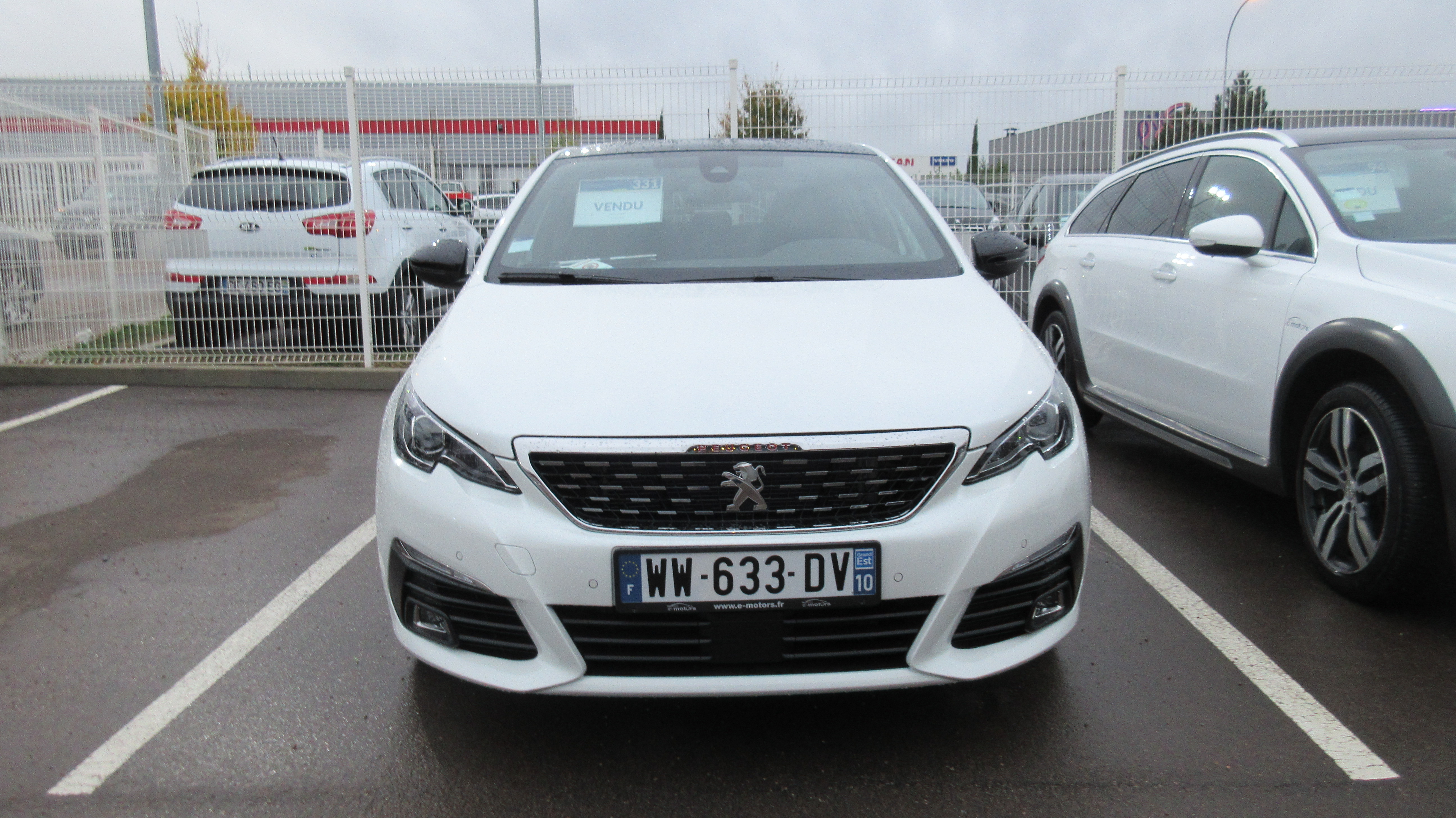 Avis-mandataire-auto-Emotors-Peugeot-308-Gt-line-puretech-130-s-s-plus-jantes-18-toit-vitr.