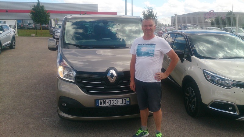 Avis-mandataire-auto-Emotors-Renault-Trafic-combi-Grand-intens-dci-145-energy-9places-plus-hayon.