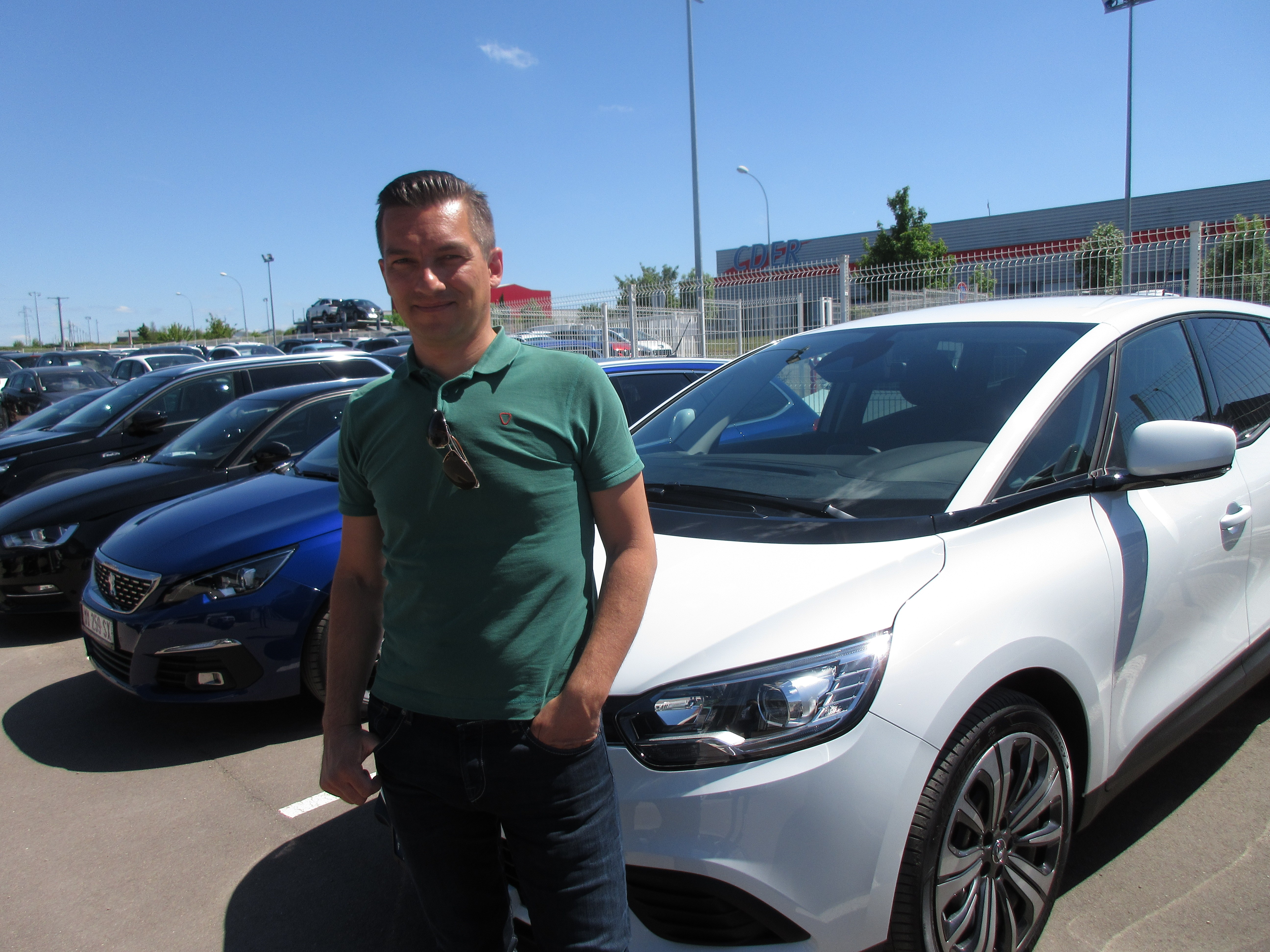 Avis-mandataire-auto-Emotors-Renault-Grand-scenic-Grand-sc-nic-life-dci-110-energy-7places.