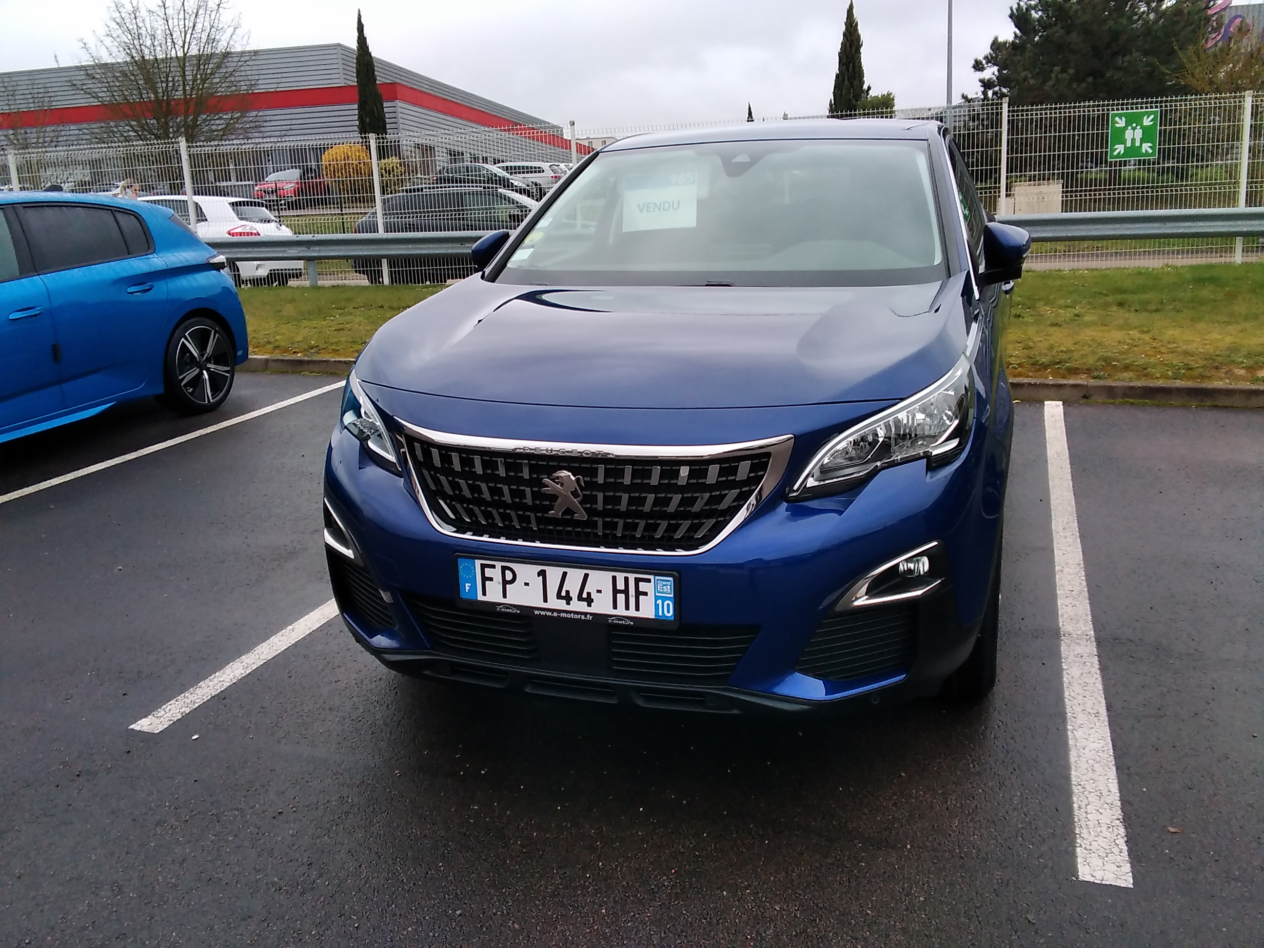 Avis-mandataire-auto-Emotors-Peugeot-3008-Bluehdi-130-active-plus-gps-plus-pdc-ar-av.