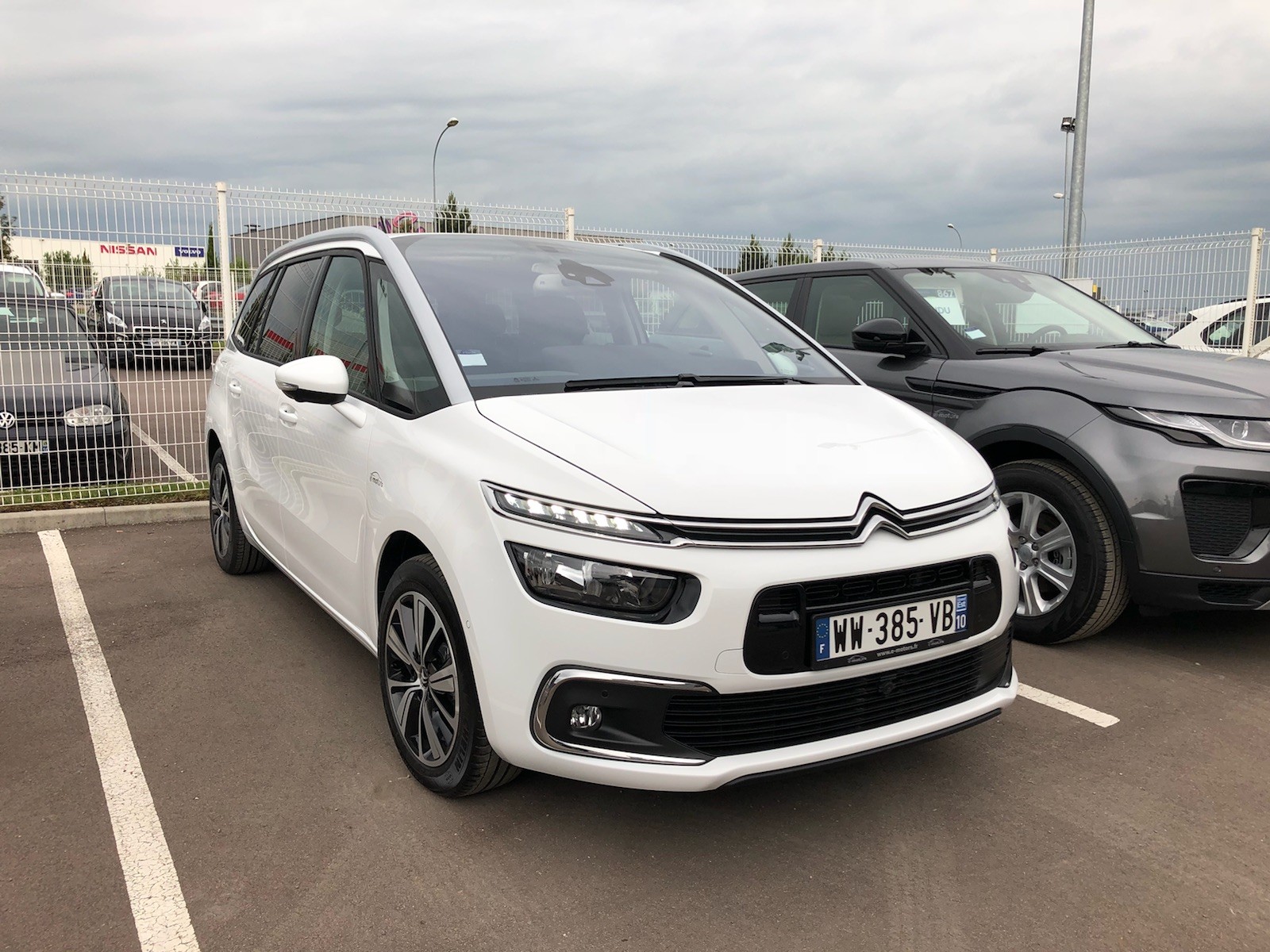 Avis-mandataire-auto-Emotors-Citroen-Grand-c4-picasso-Shine-bluehdi-150-s-s-eat6.