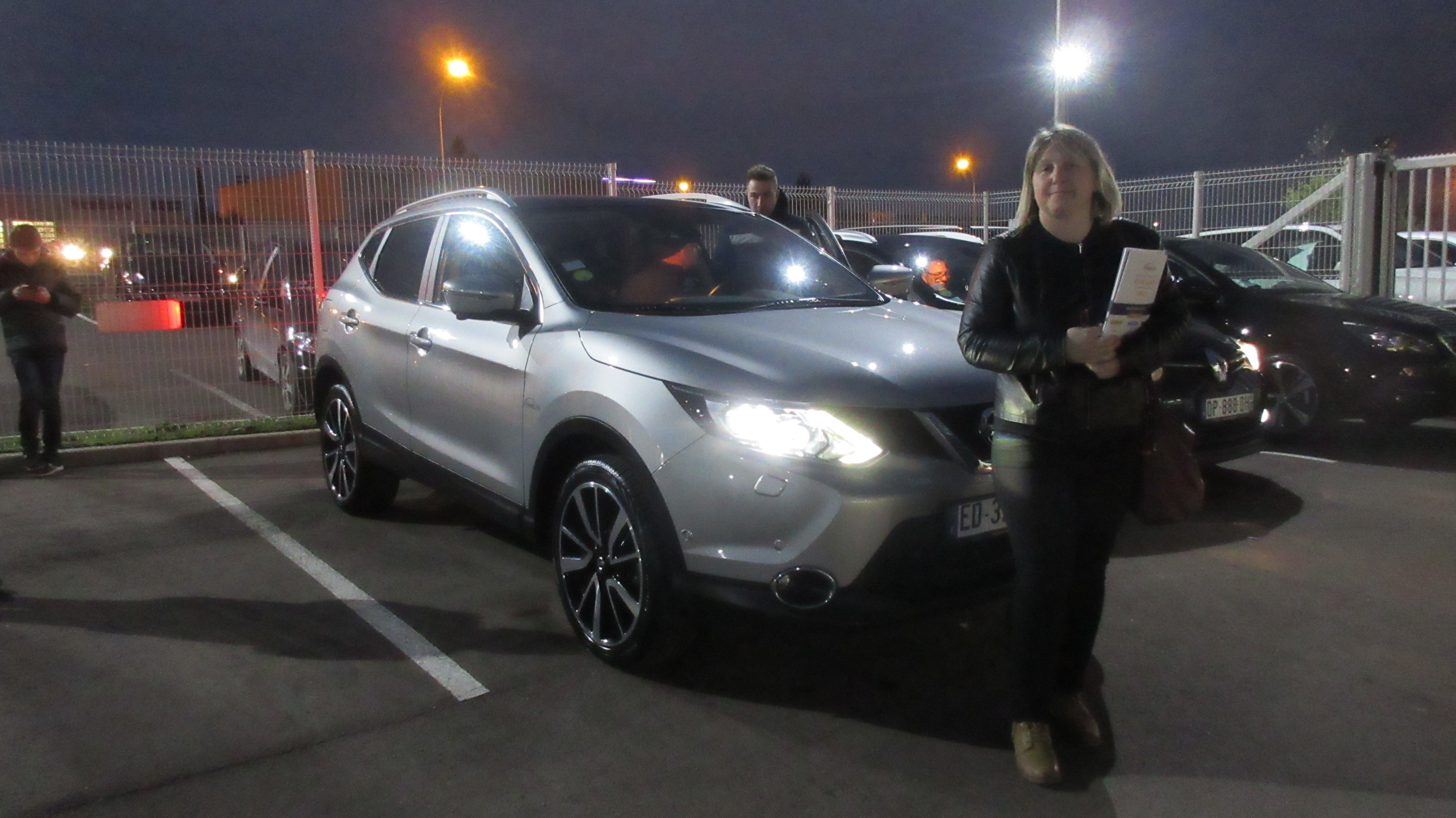 Avis-mandataire-auto-Emotors-Nissan-Qashqai-Tekna-dci-130-all-mode-4x4-plus-toit-pano.